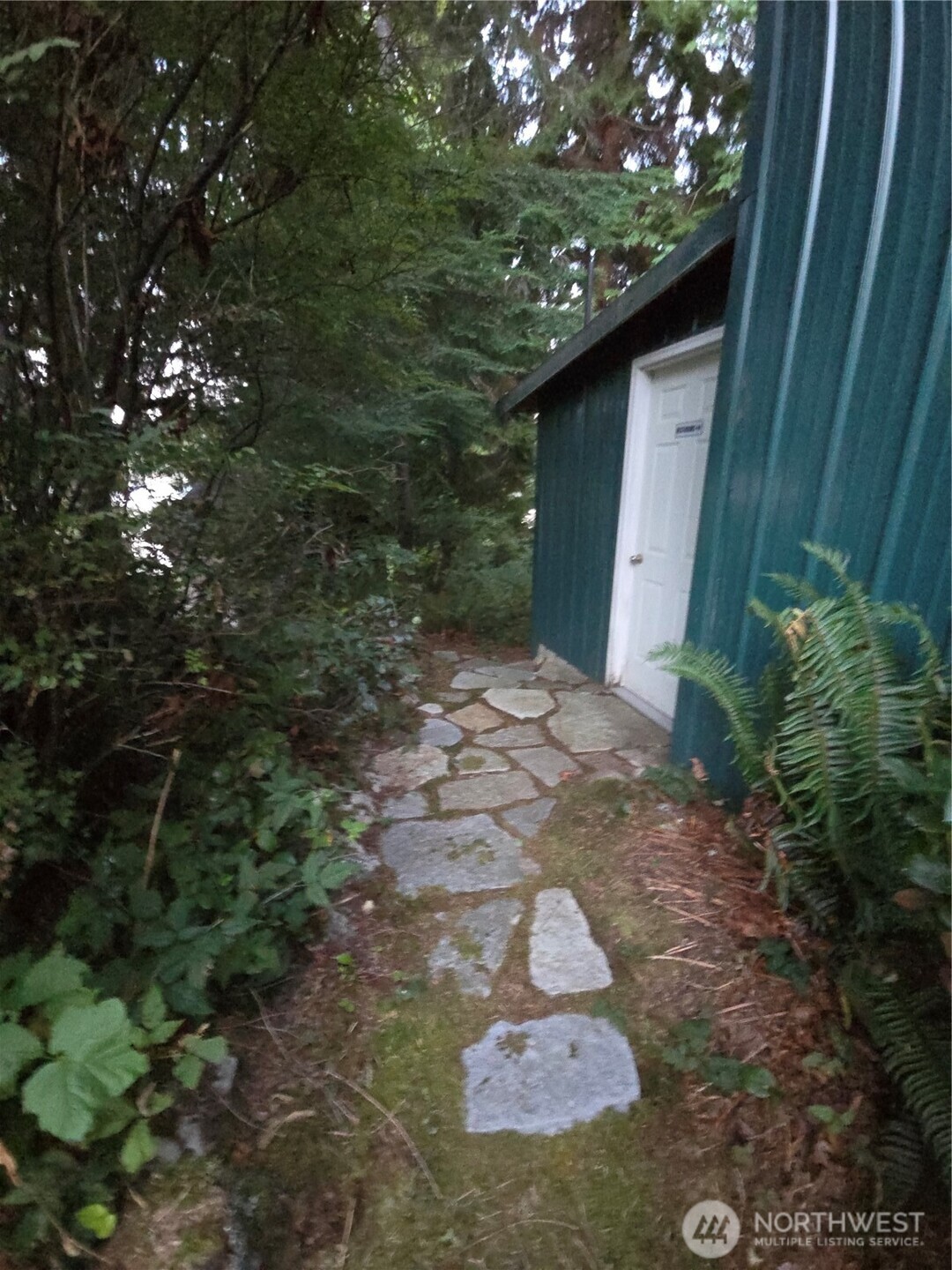 425 W Shore Loop Road Property Photo 7