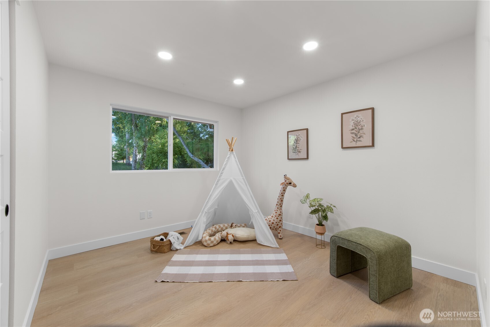 529 S 302nd Street Property Photo 19
