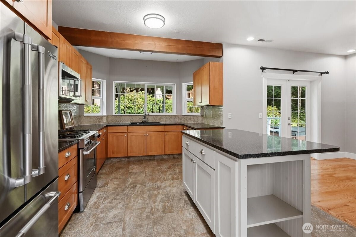 16906 65th Avenue Property Photo 6