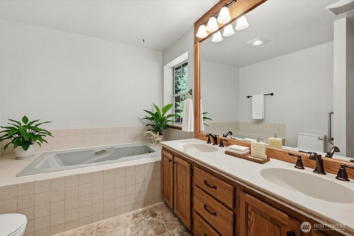 16906 65th Avenue Property Photo 10
