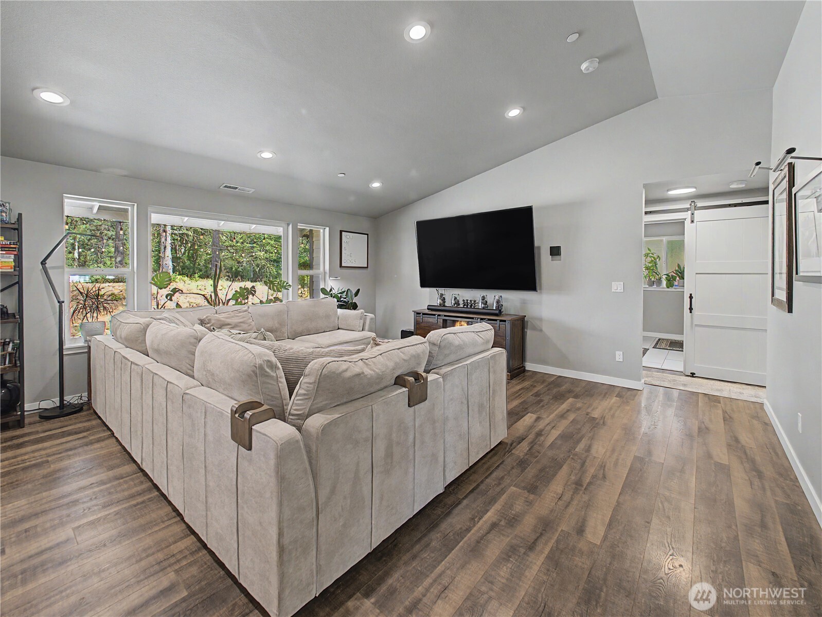 27011 173rd Street Property Photo 3