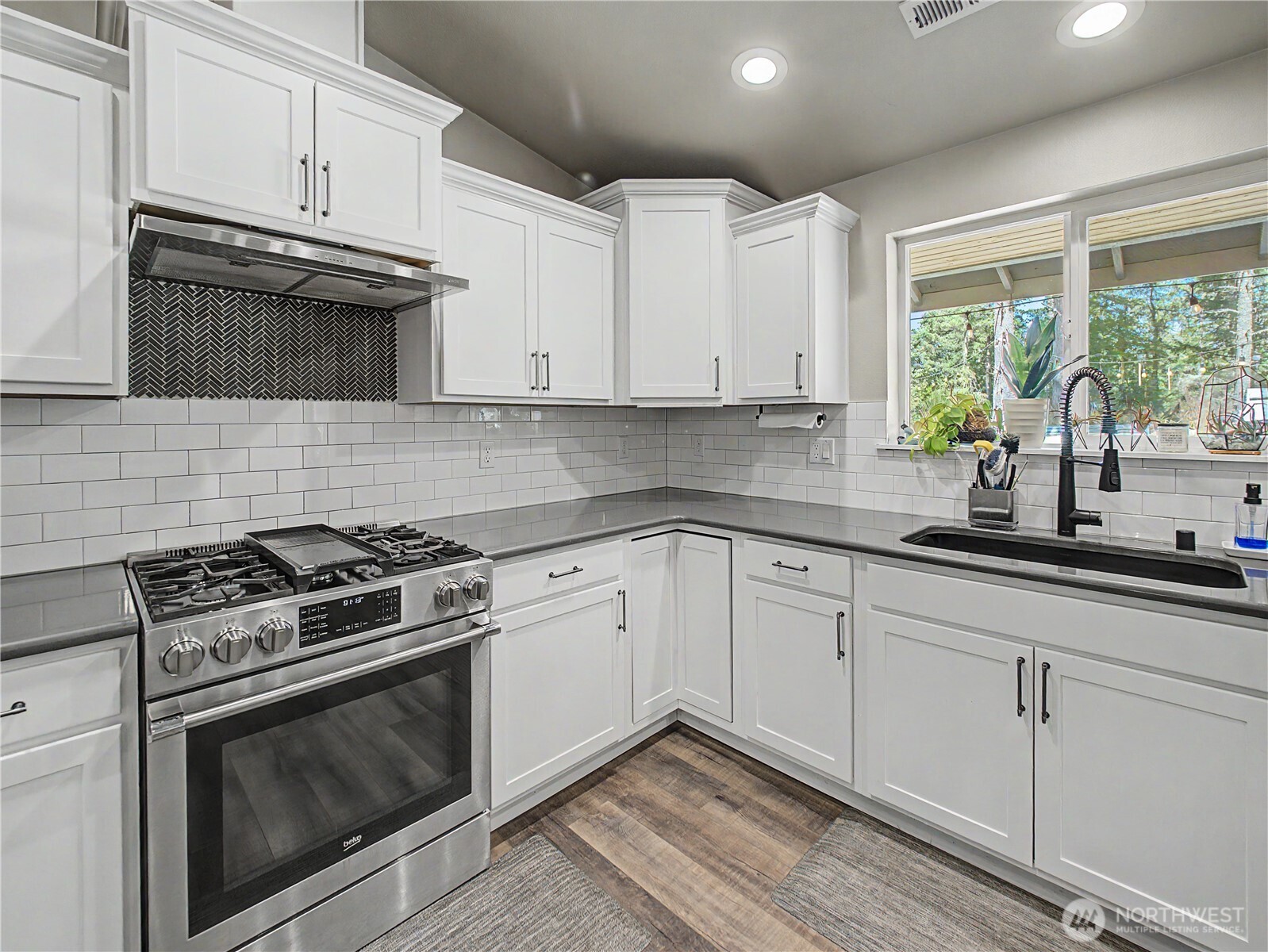 27011 173rd Street Property Photo 6