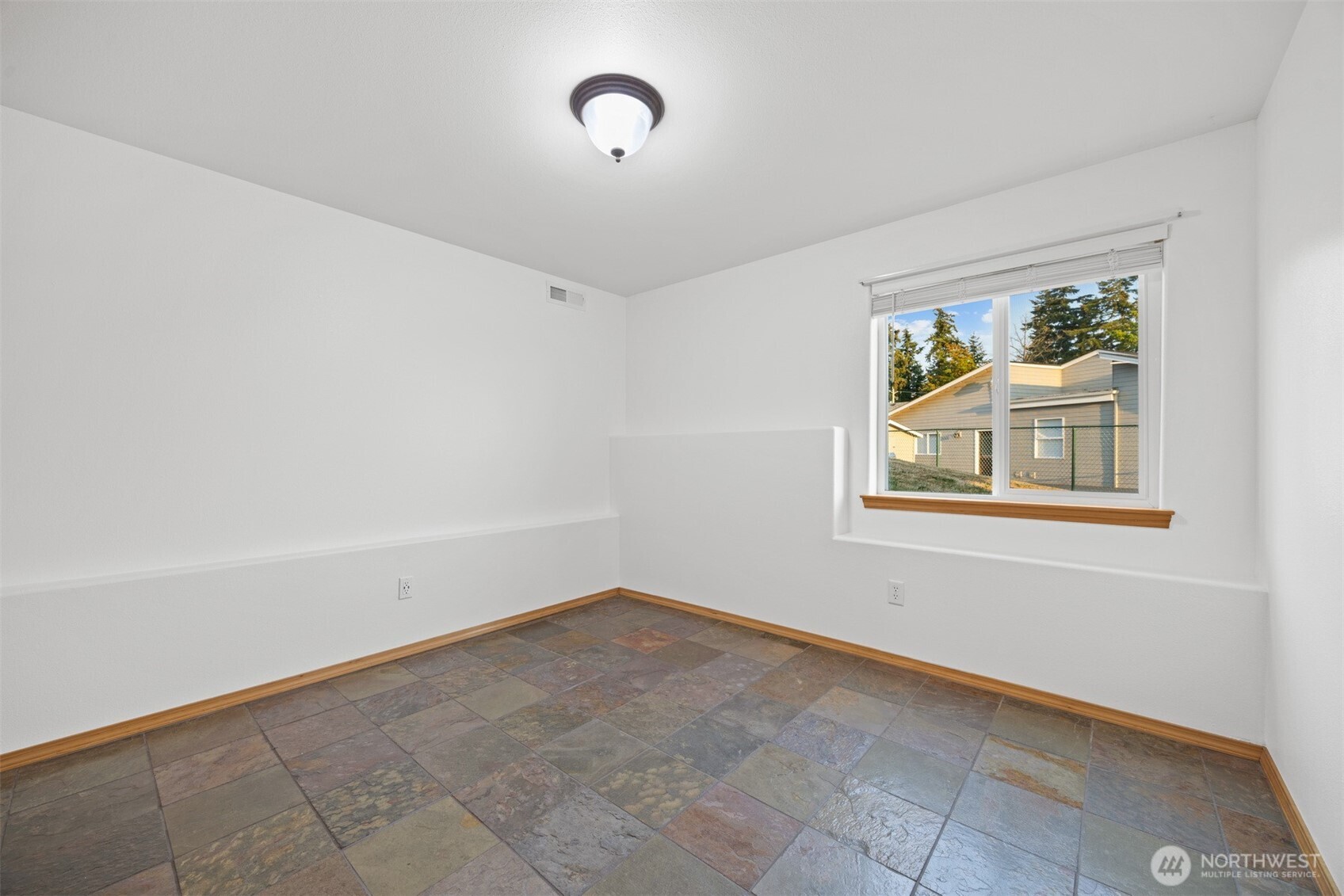 668 Parkview Place Property Photo 29