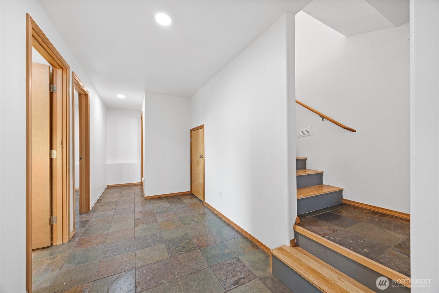 668 Parkview Place Property Photo 30