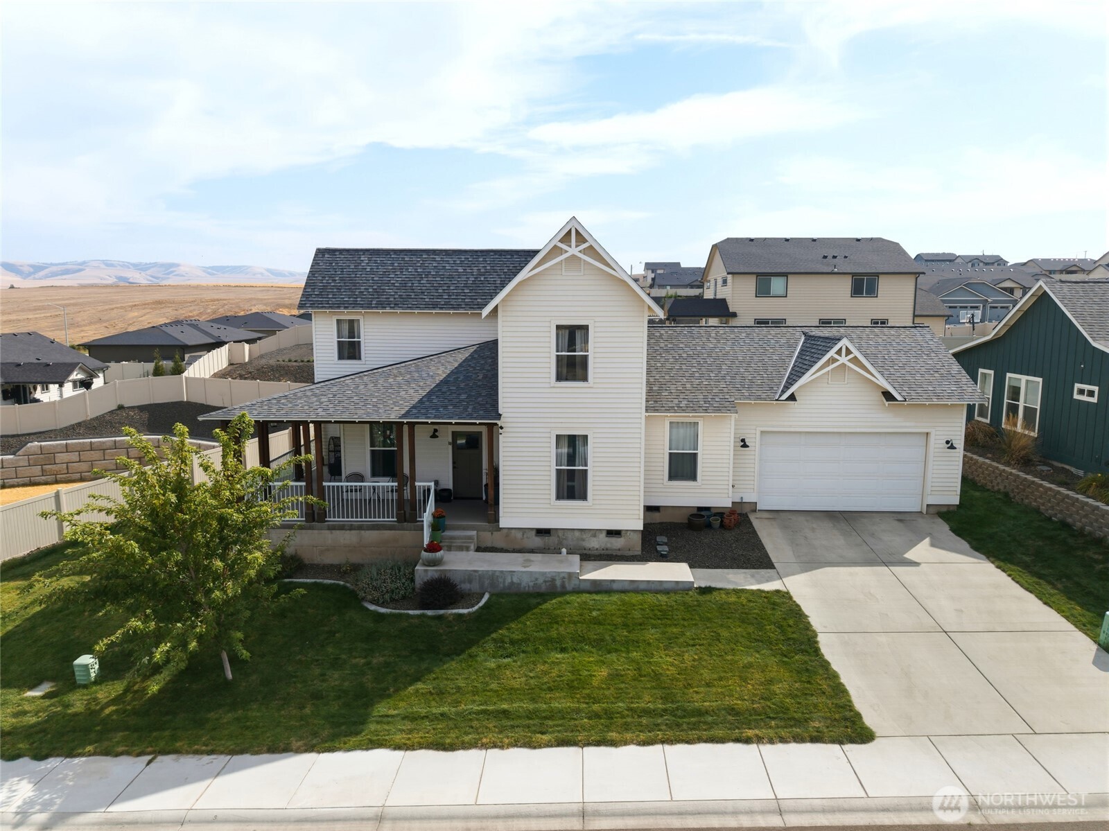 10 Lewis Circle Property Photo 1