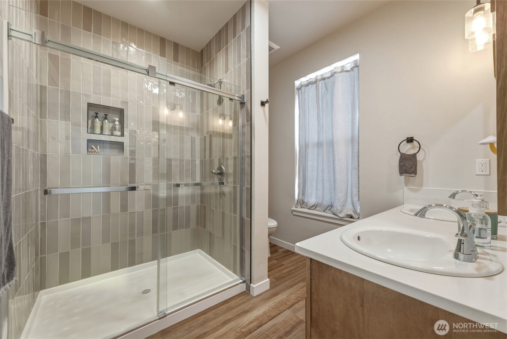 10 Lewis Circle Property Photo 17