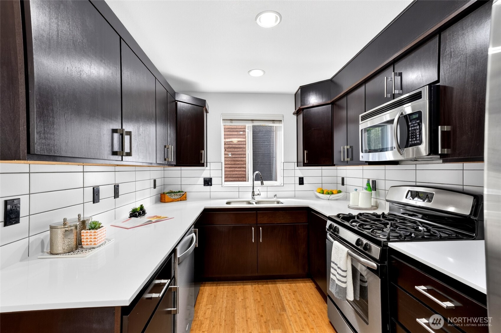 2122 Ne 89th Street Property Photo 4