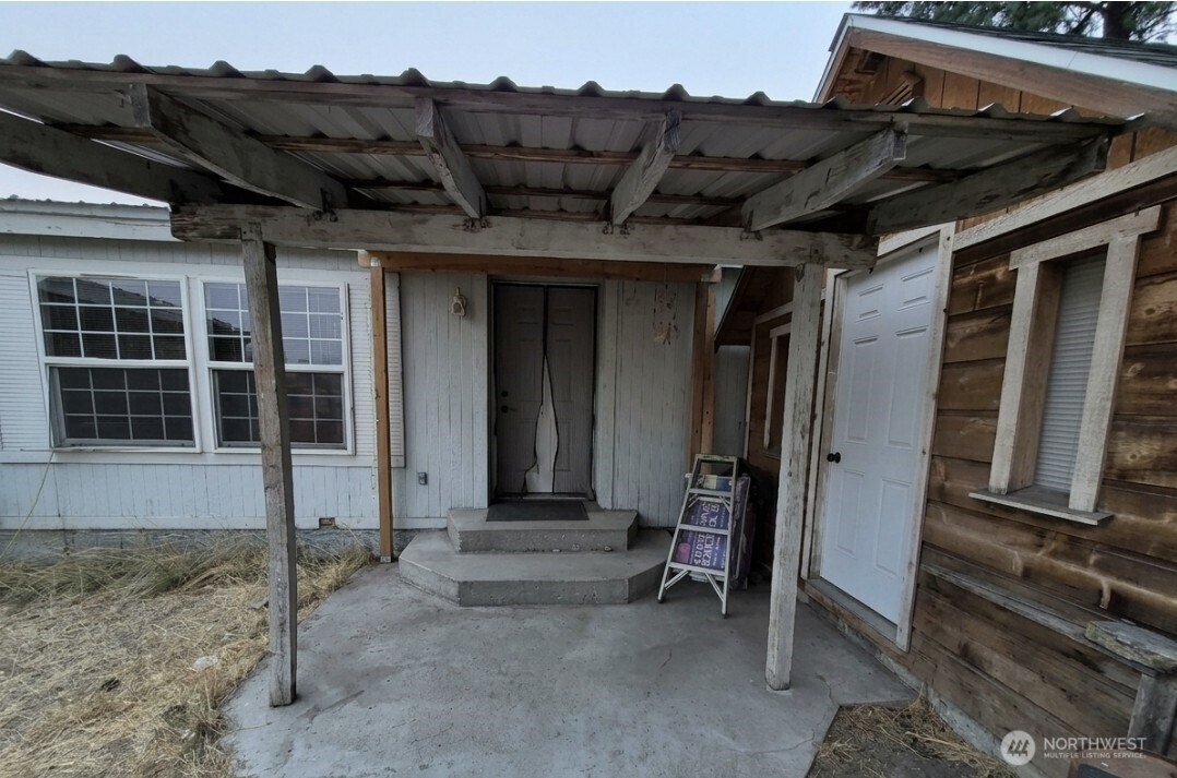 5 Cayuse Mountain Road Property Photo 2