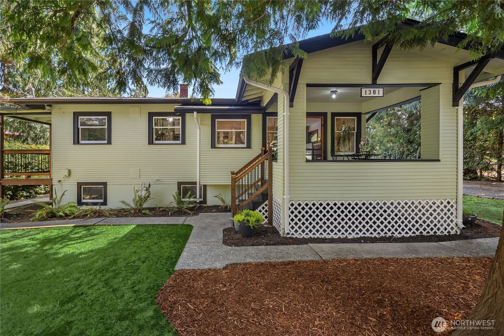 1301 E Victor Street Property Photo 1