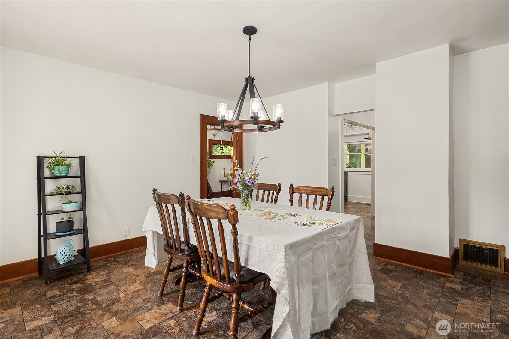 1301 E Victor Street Property Photo 11