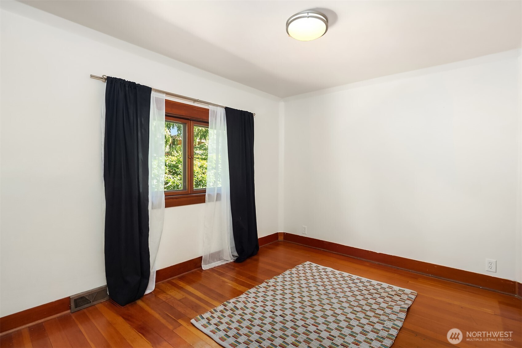 1301 E Victor Street Property Photo 24