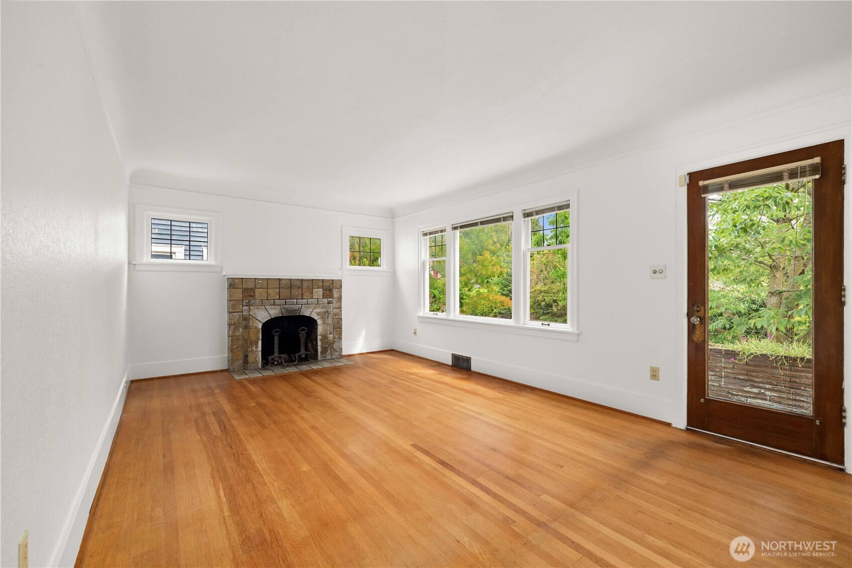 8311 3rd Avenue Property Photo 4