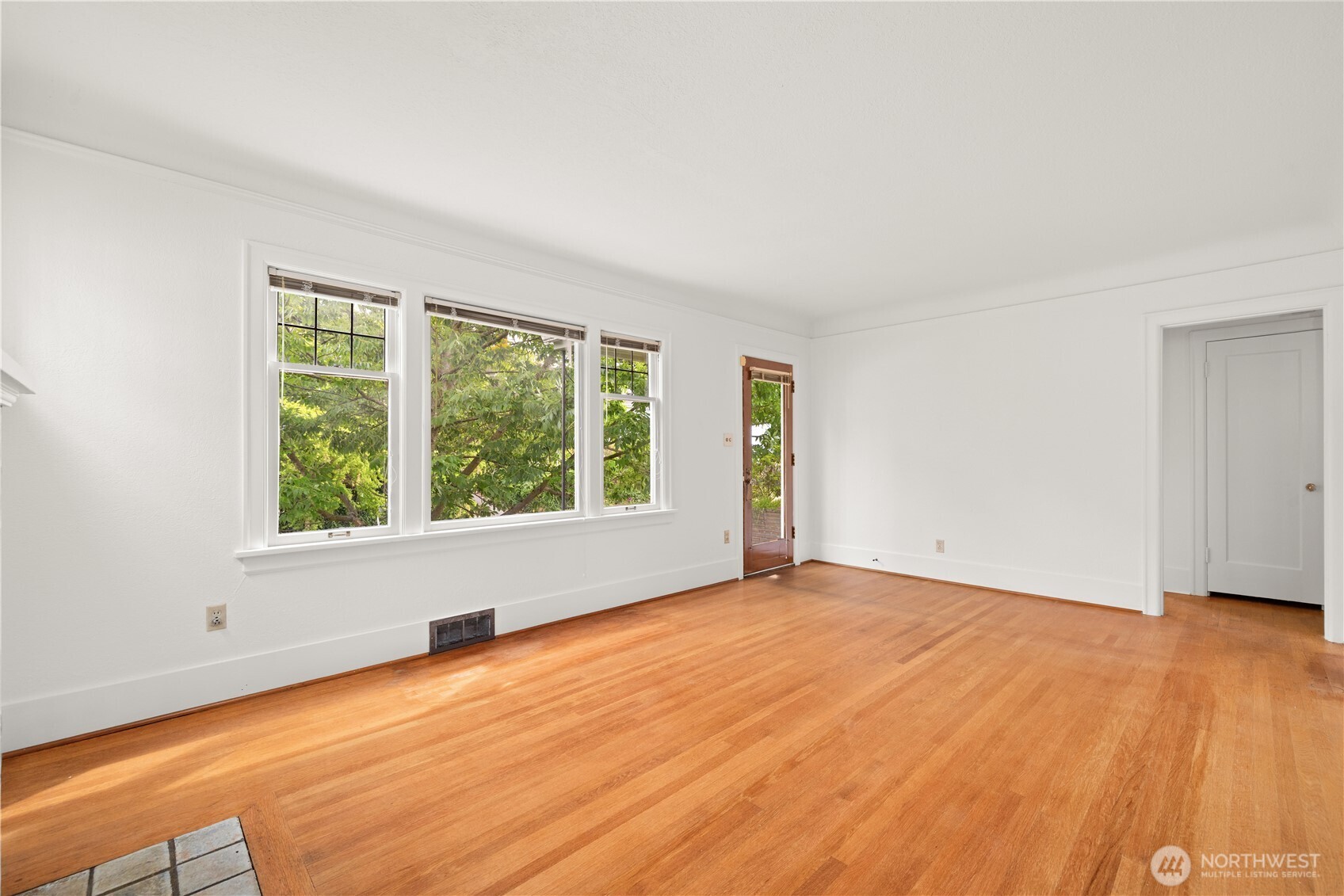8311 3rd Avenue Property Photo 5