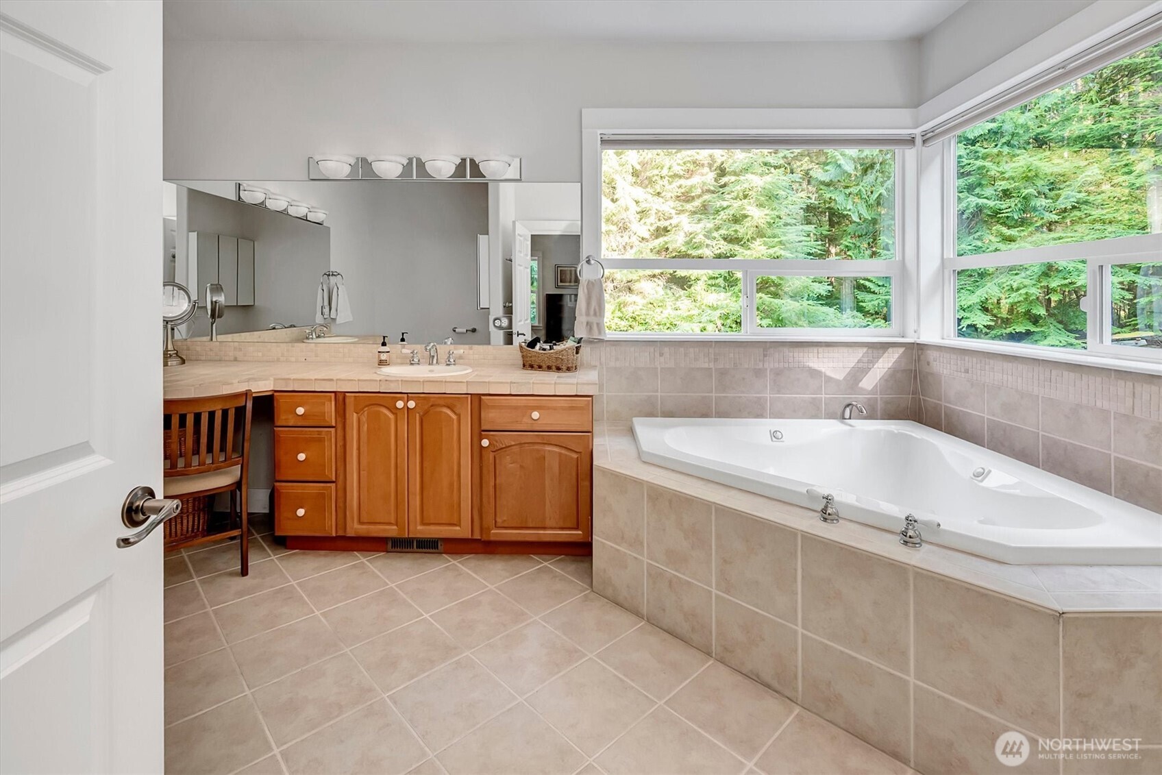 6477 Cultus Bay Road Property Photo 17
