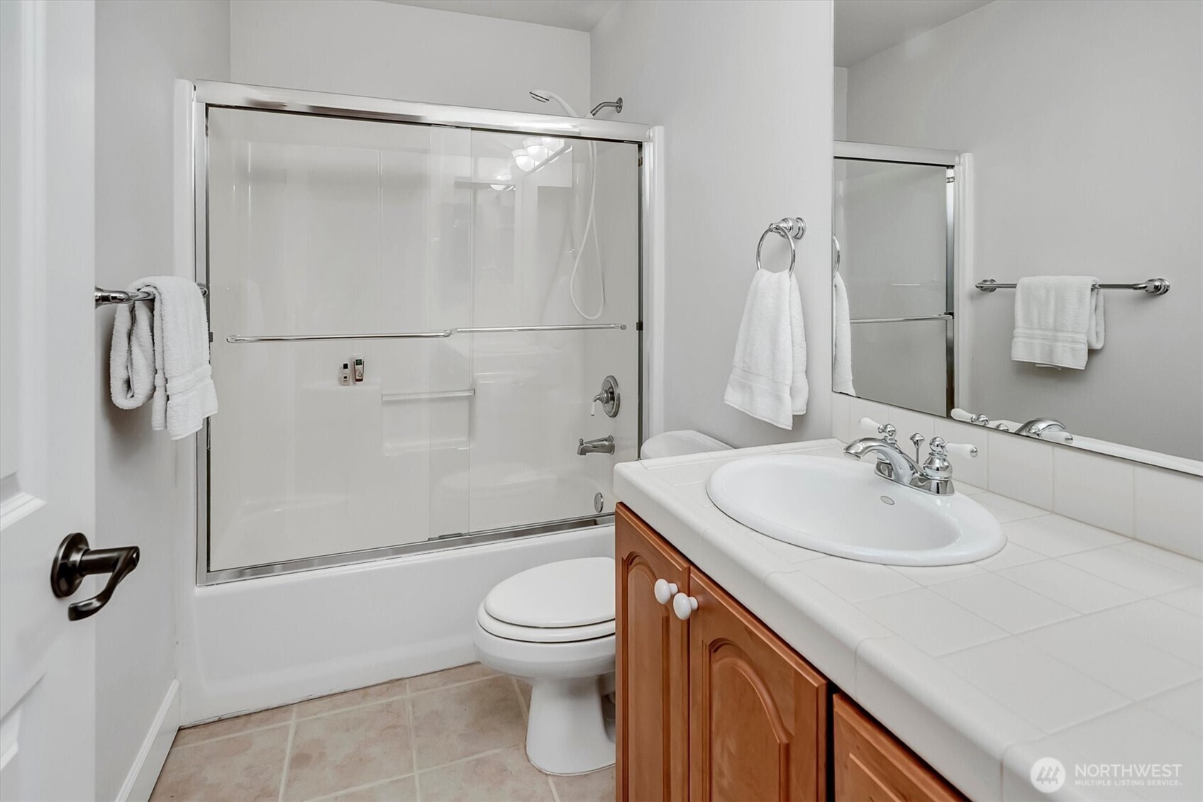 6477 Cultus Bay Road Property Photo 25