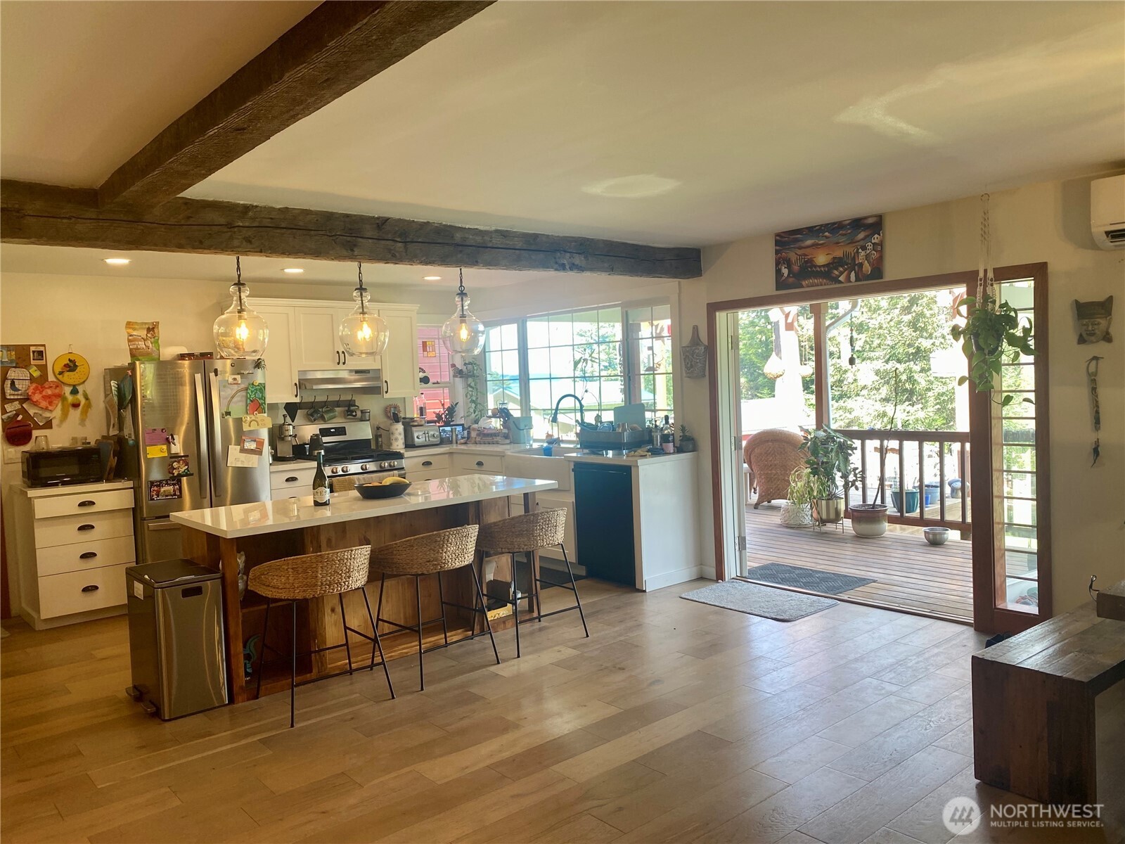 885 Bartel Road Property Photo 8