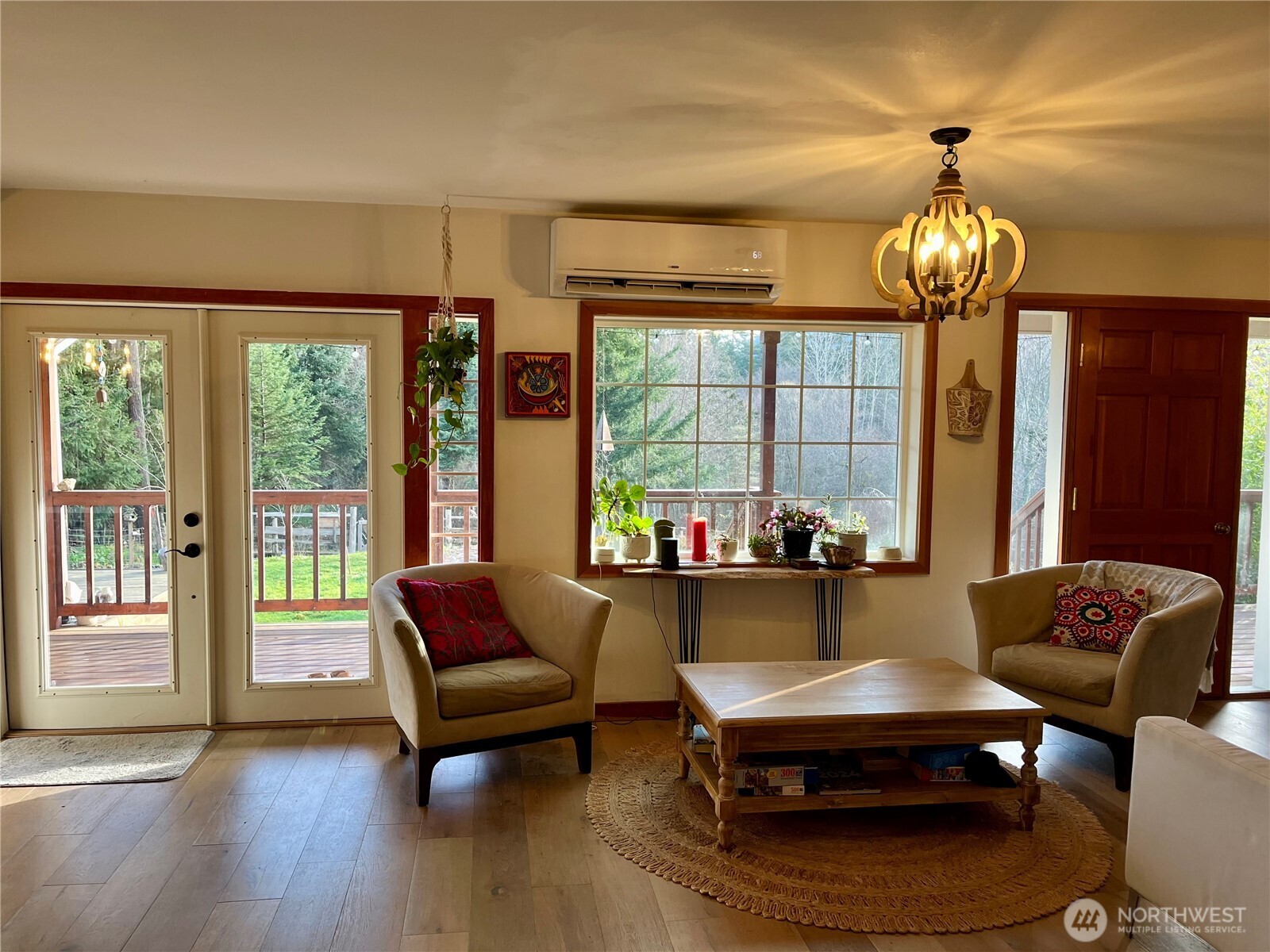 885 Bartel Road Property Photo 13