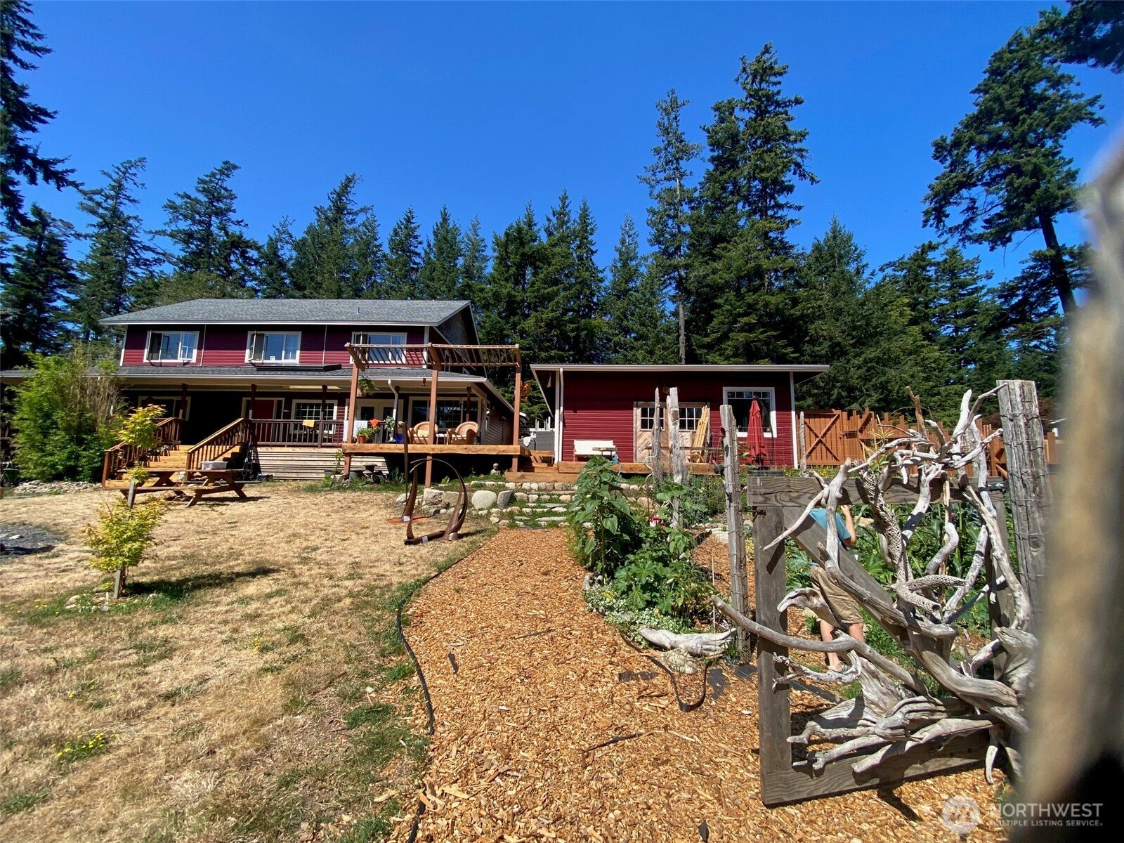 885 Bartel Road Property Photo 23