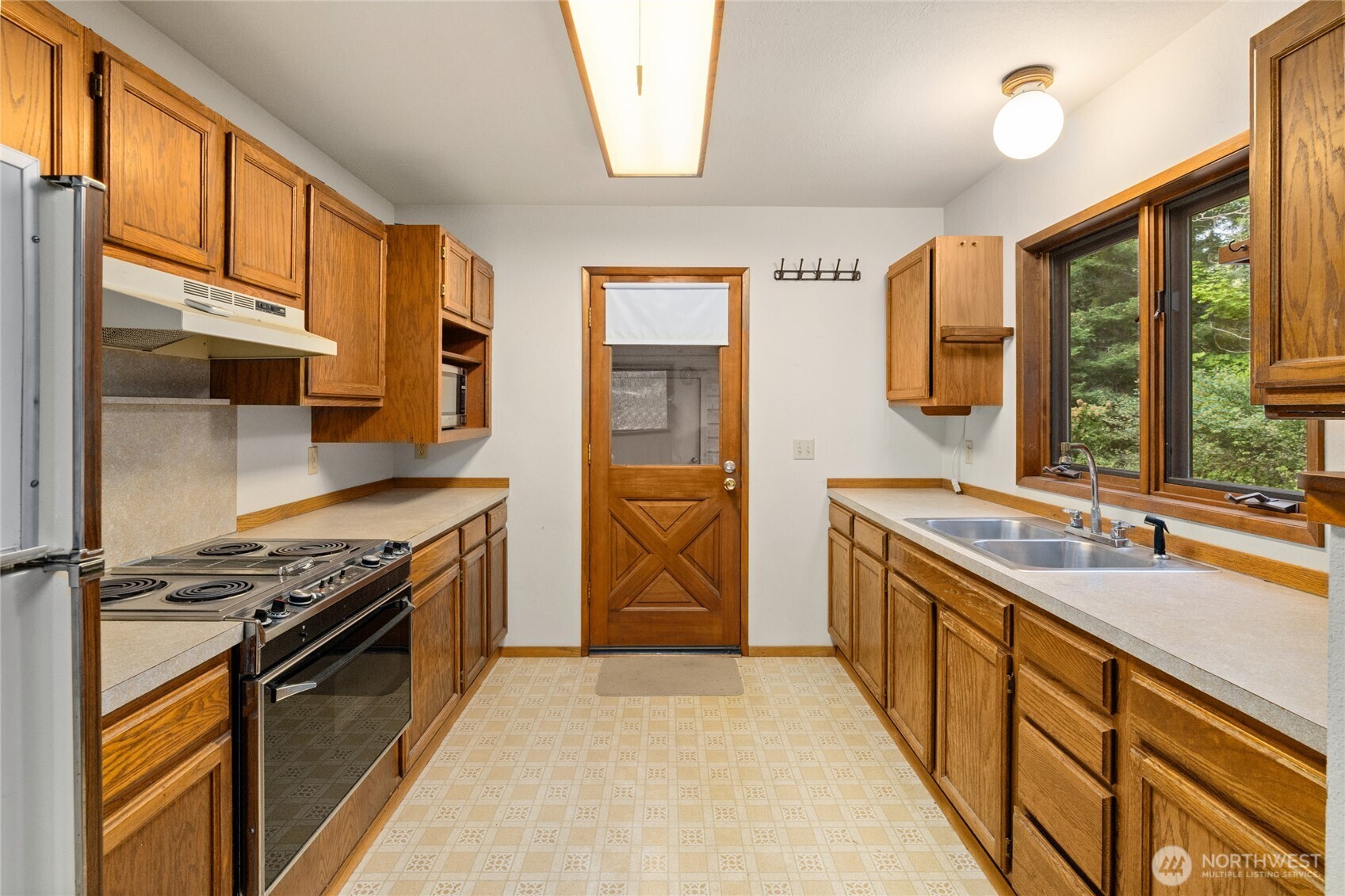 20 Oakmont Drive Property Photo 7