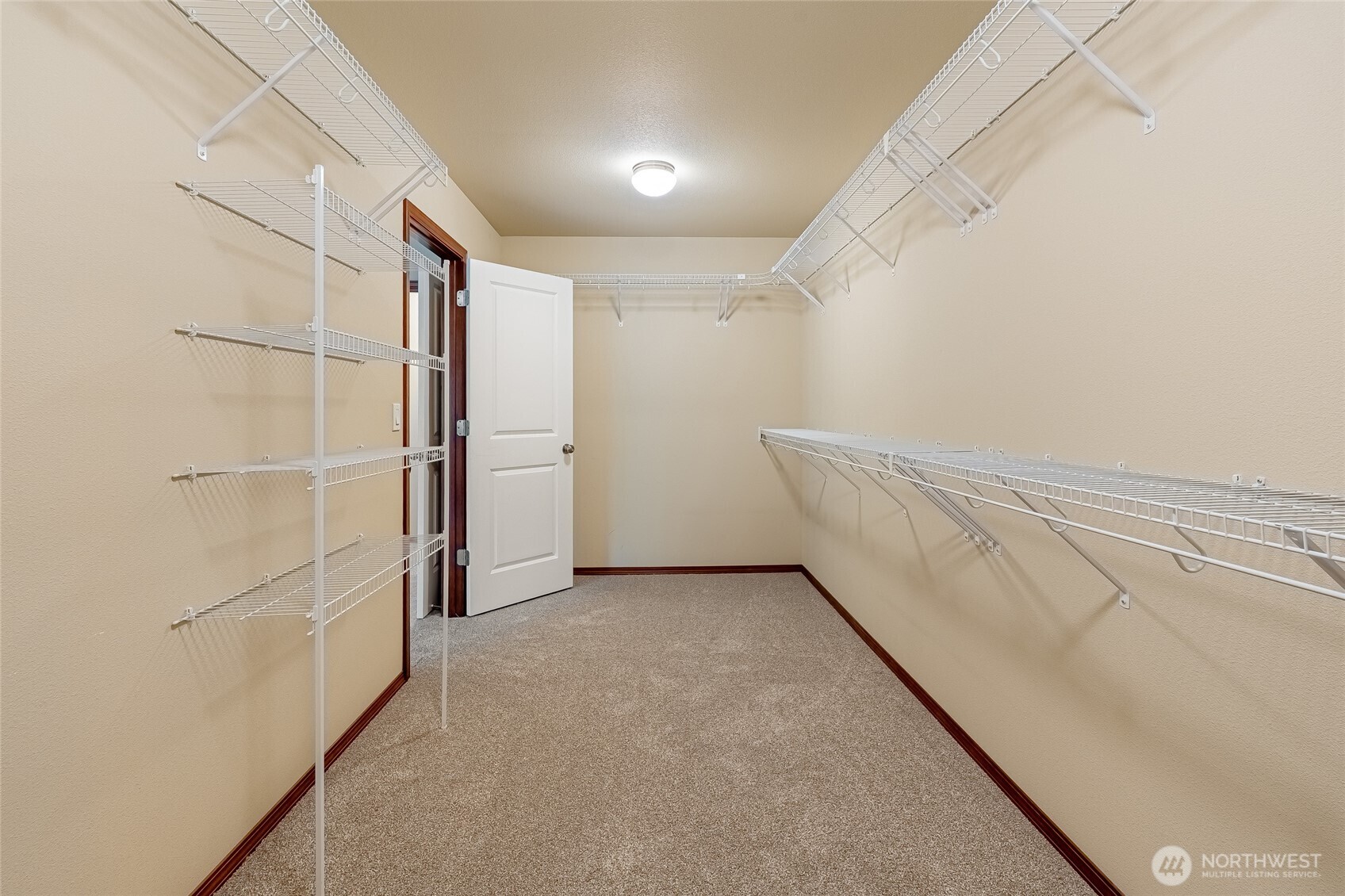 328 Barry Loop Property Photo 28