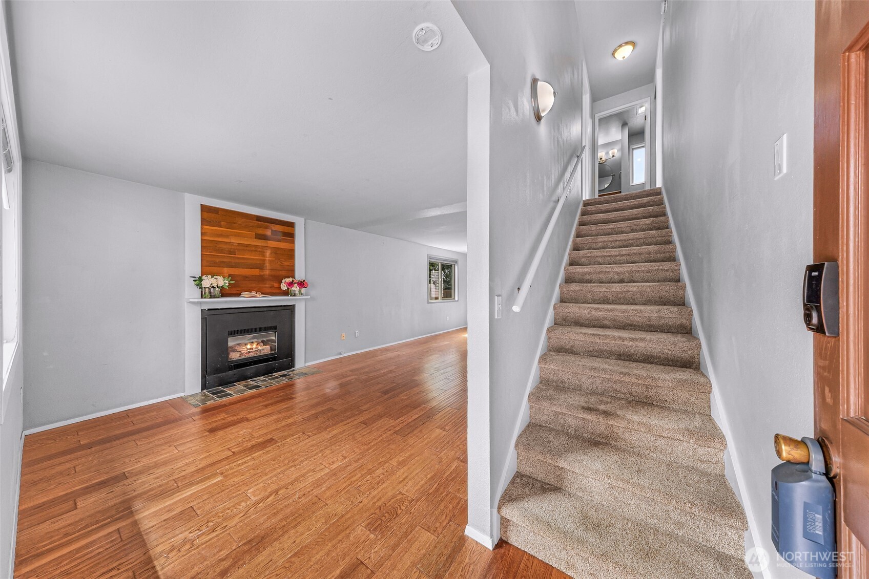 2429 Queen Street Property Photo 4