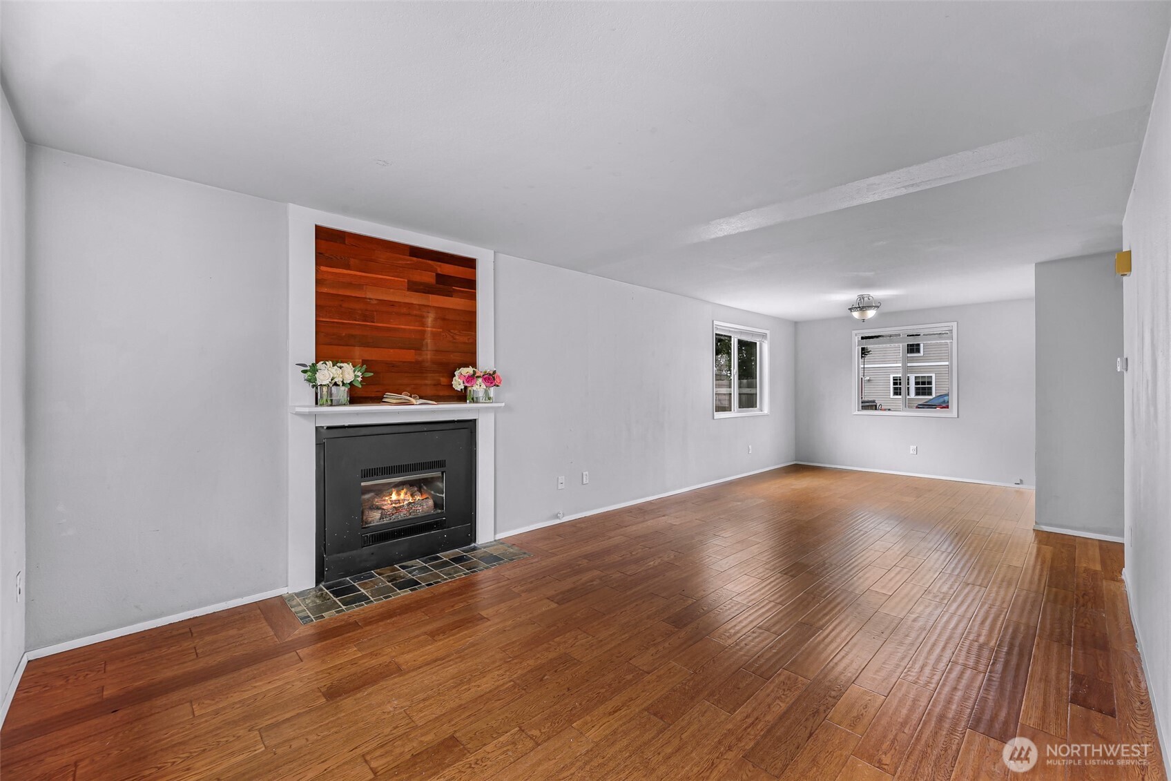 2429 Queen Street Property Photo 5