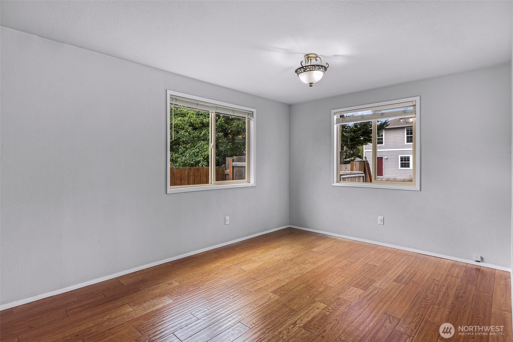 2429 Queen Street Property Photo 8