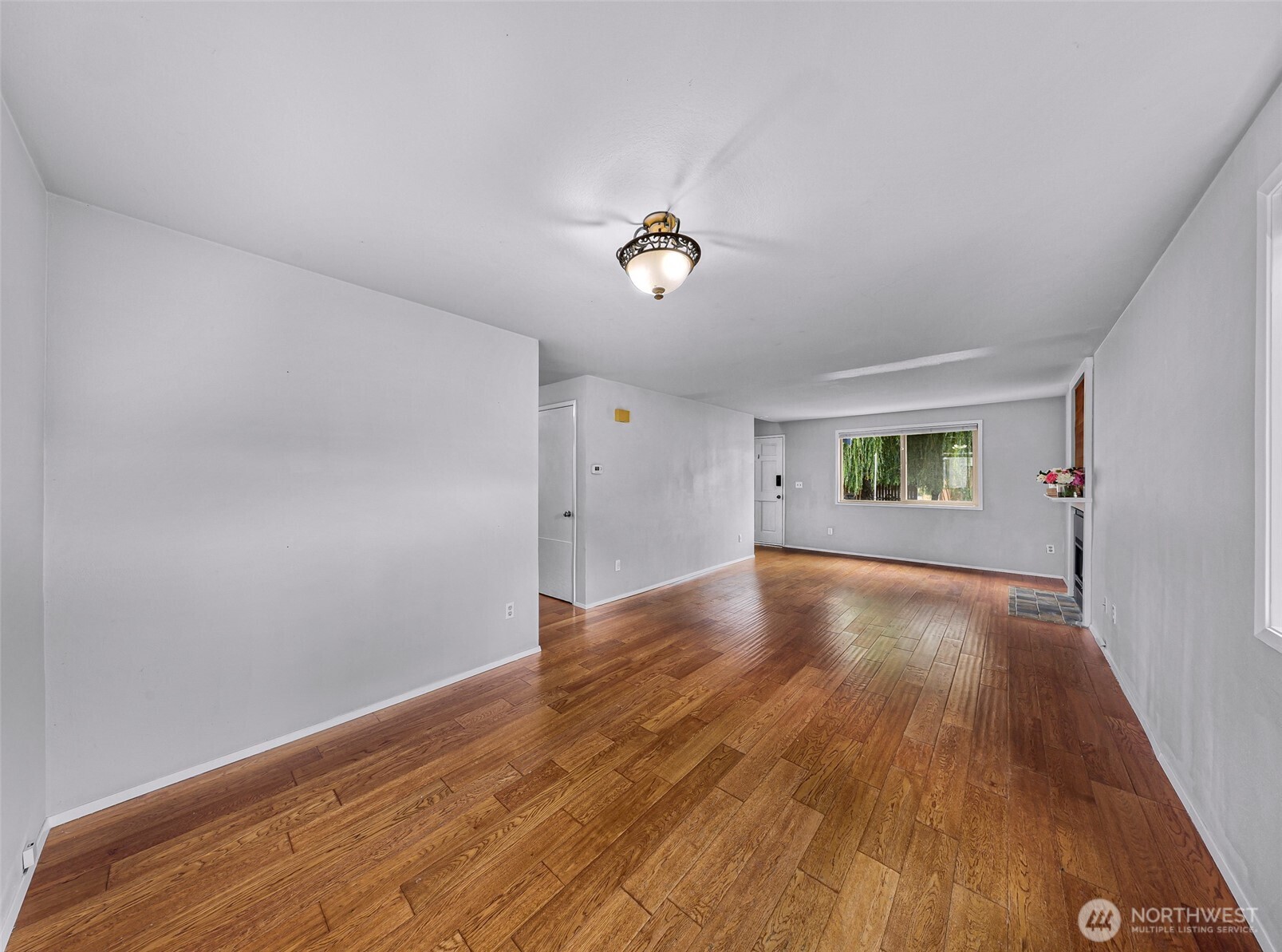 2429 Queen Street Property Photo 10