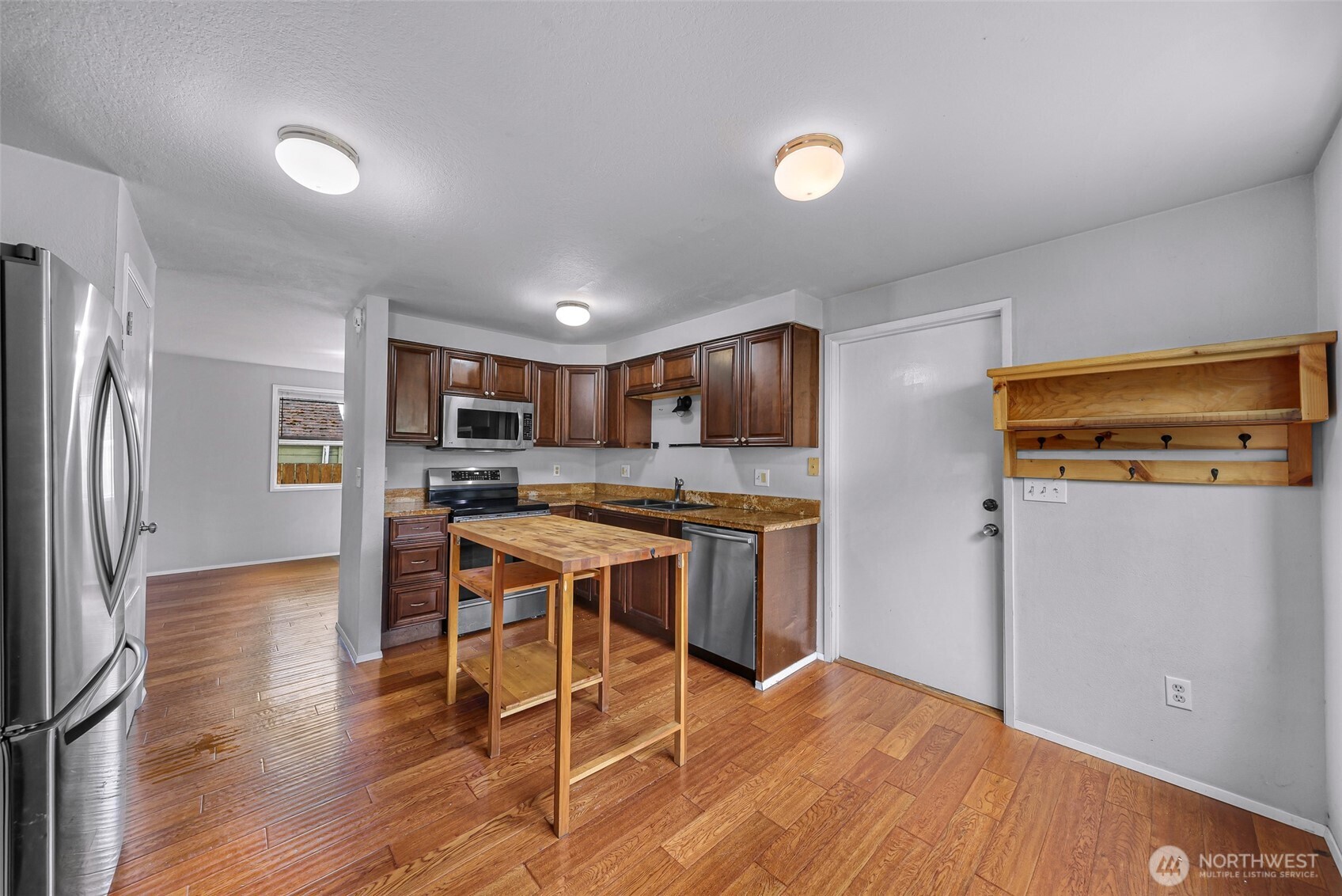 2429 Queen Street Property Photo 13
