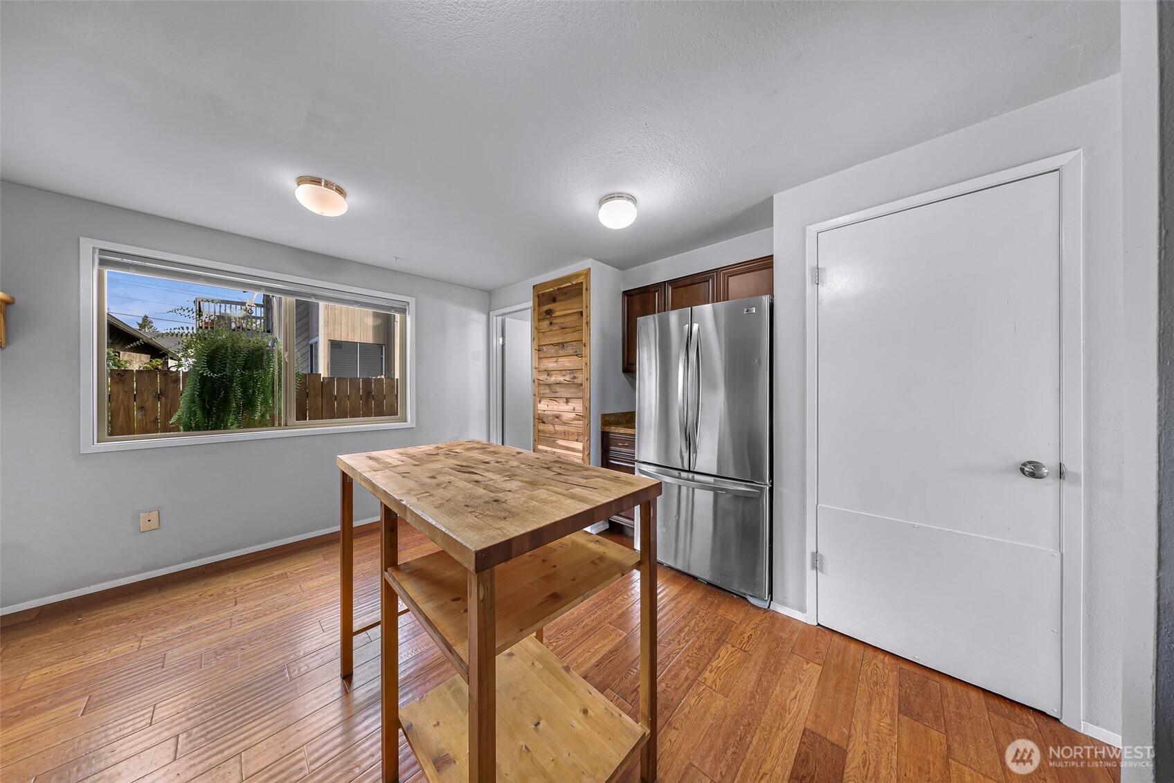 2429 Queen Street Property Photo 15
