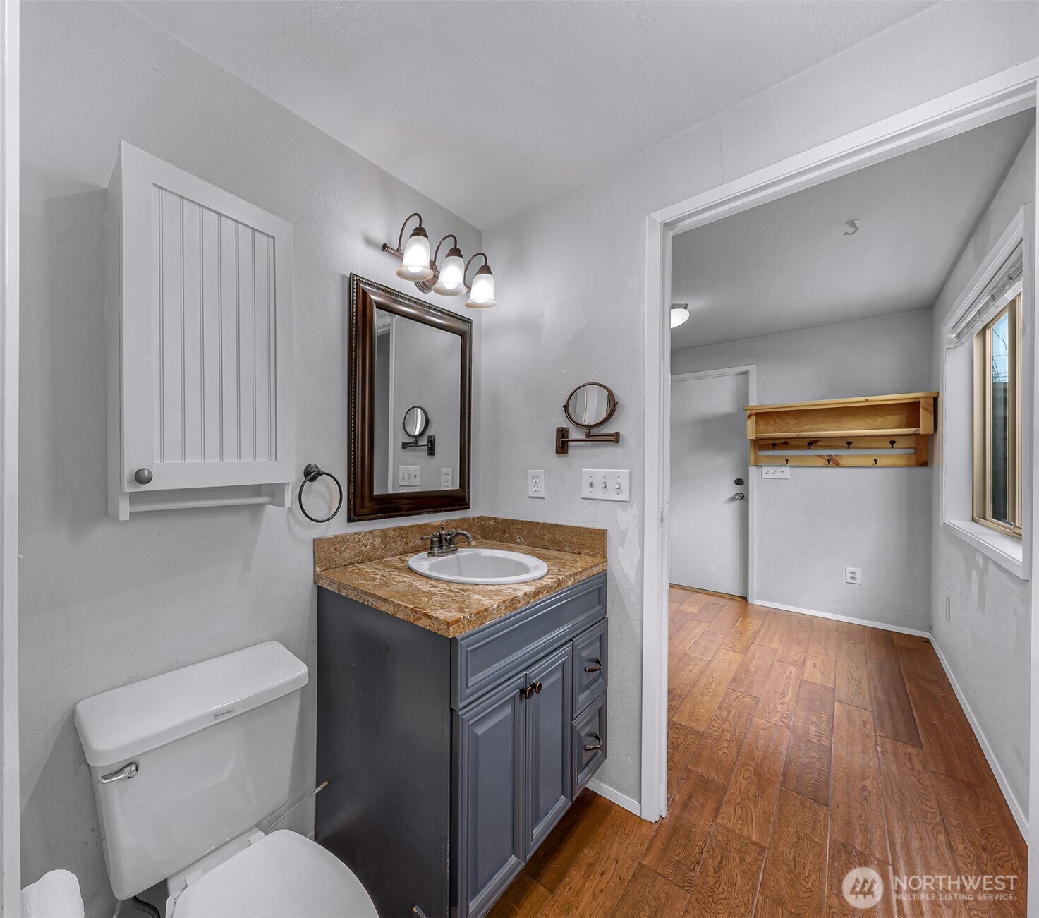 2429 Queen Street Property Photo 20