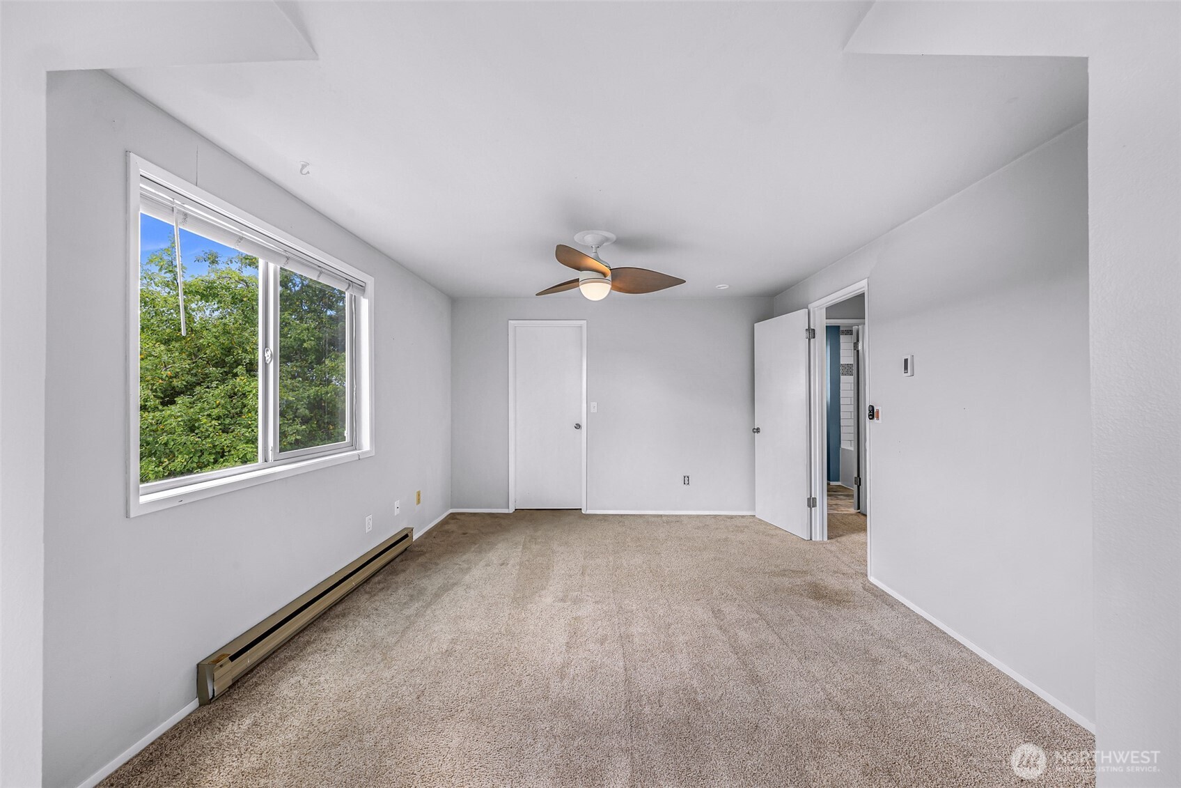 2429 Queen Street Property Photo 22