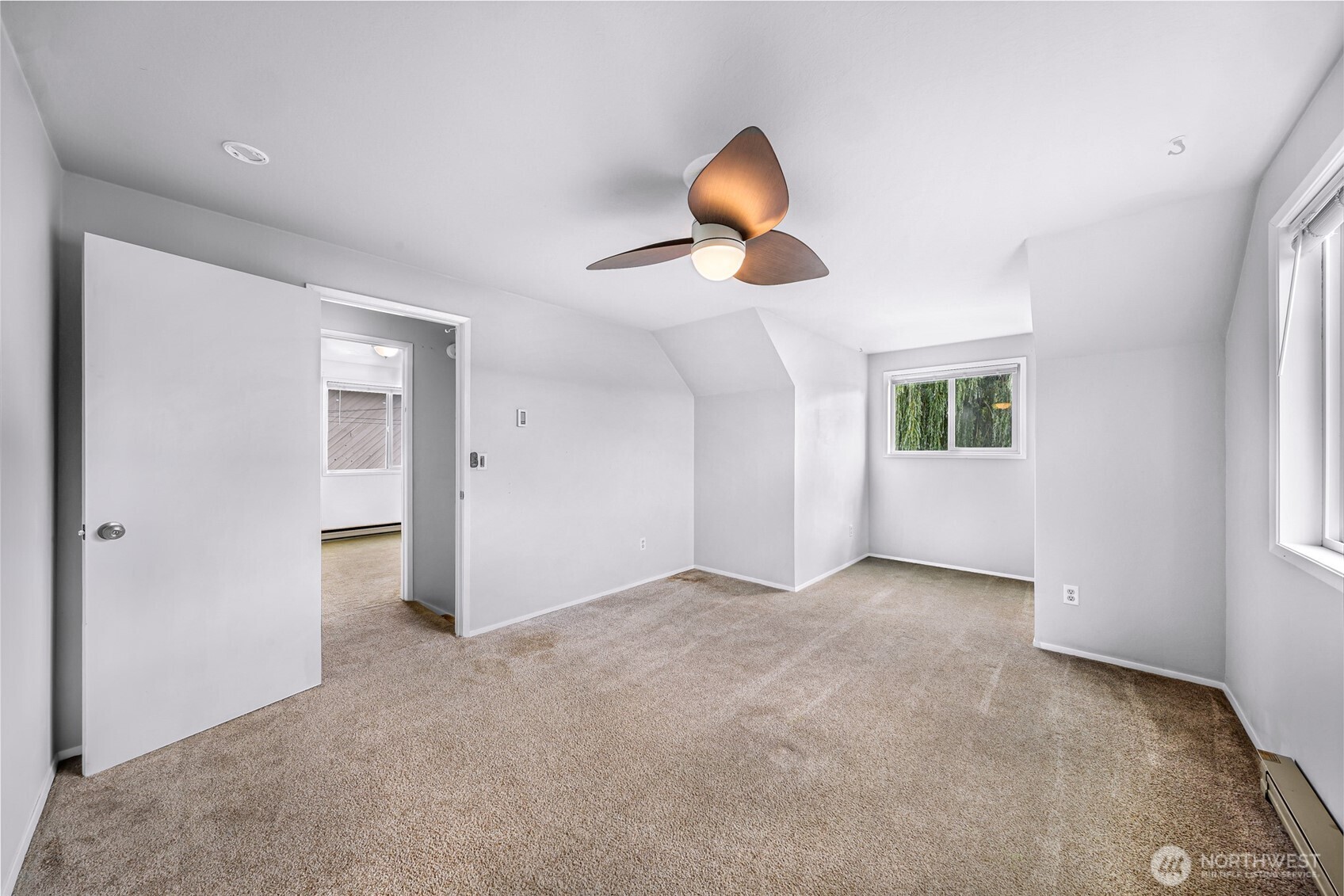 2429 Queen Street Property Photo 23