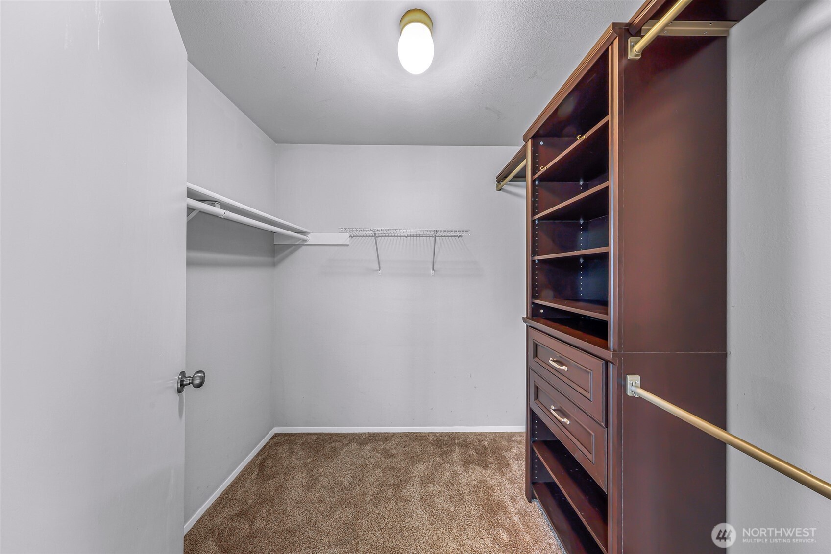 2429 Queen Street Property Photo 24