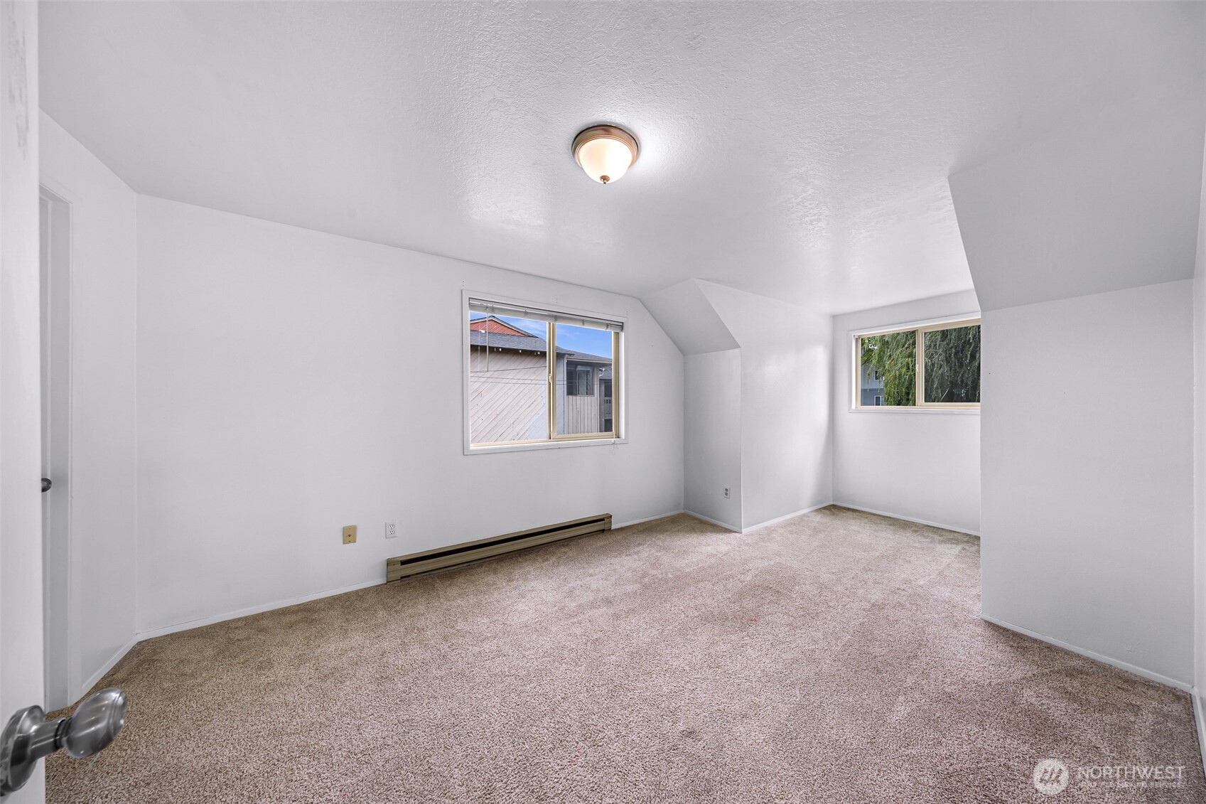 2429 Queen Street Property Photo 26
