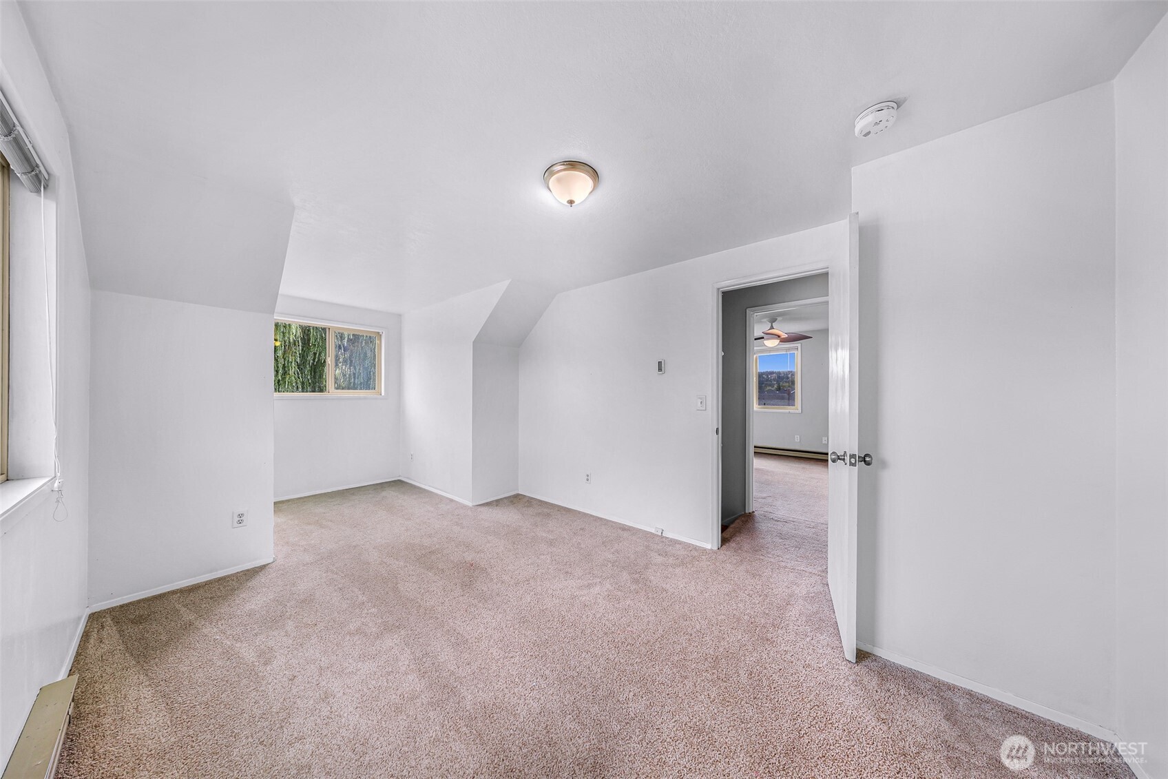 2429 Queen Street Property Photo 27
