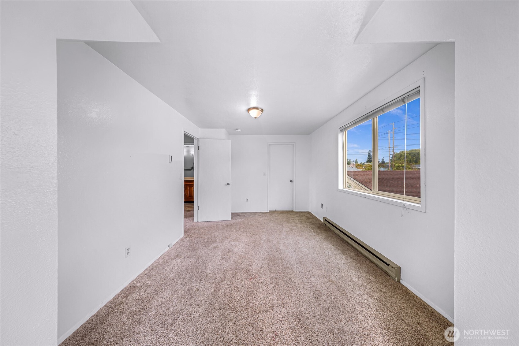 2429 Queen Street Property Photo 28