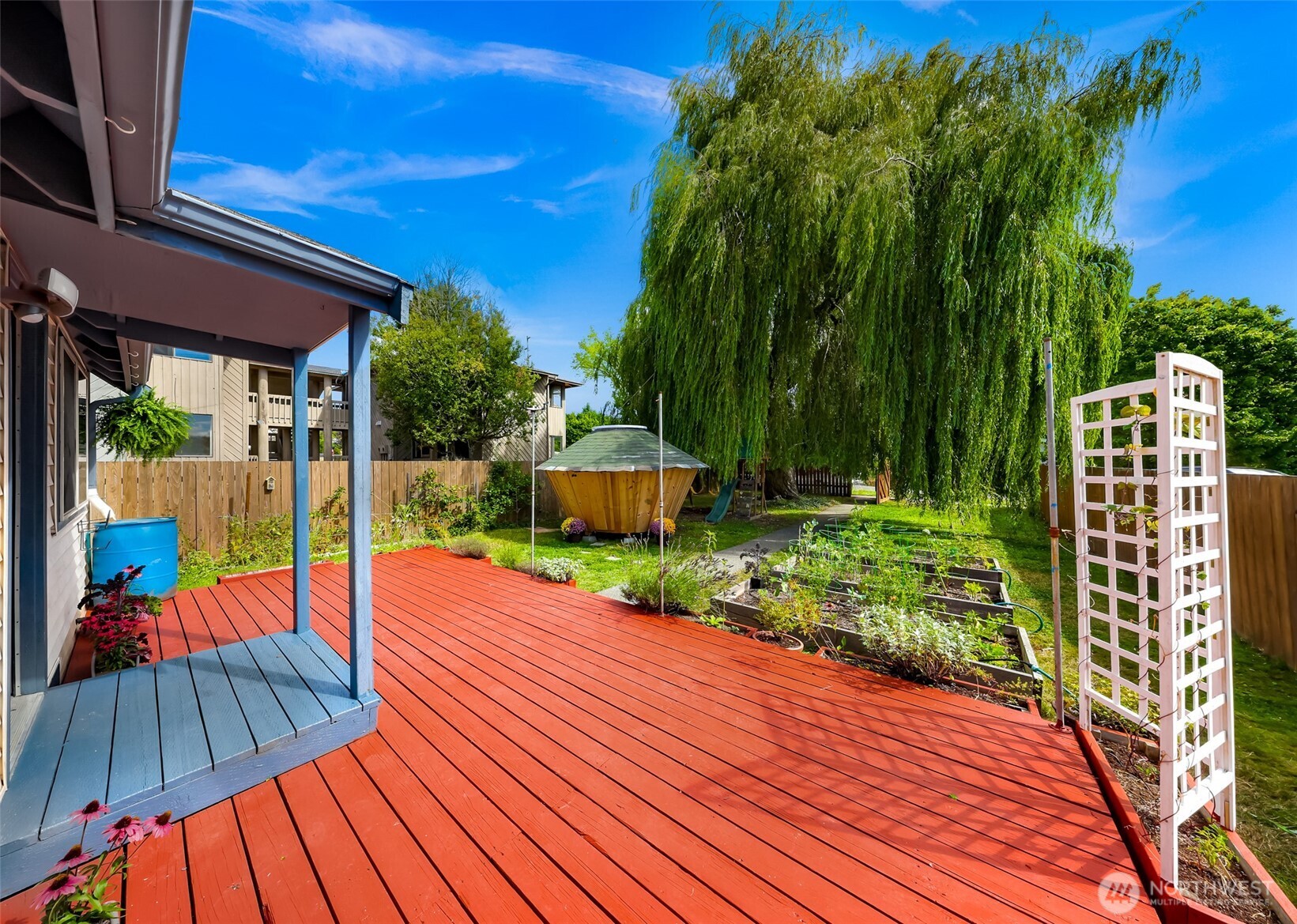 2429 Queen Street Property Photo 33