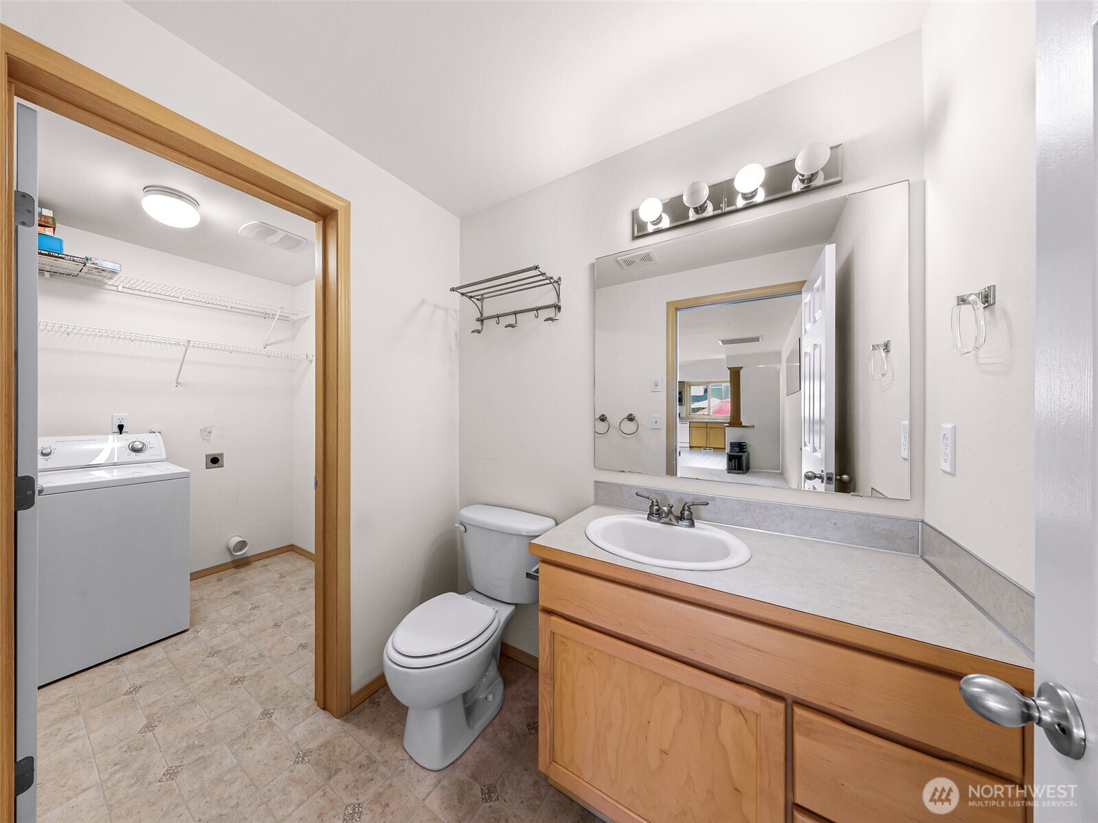 7536 Clamdigger Drive Property Photo 11