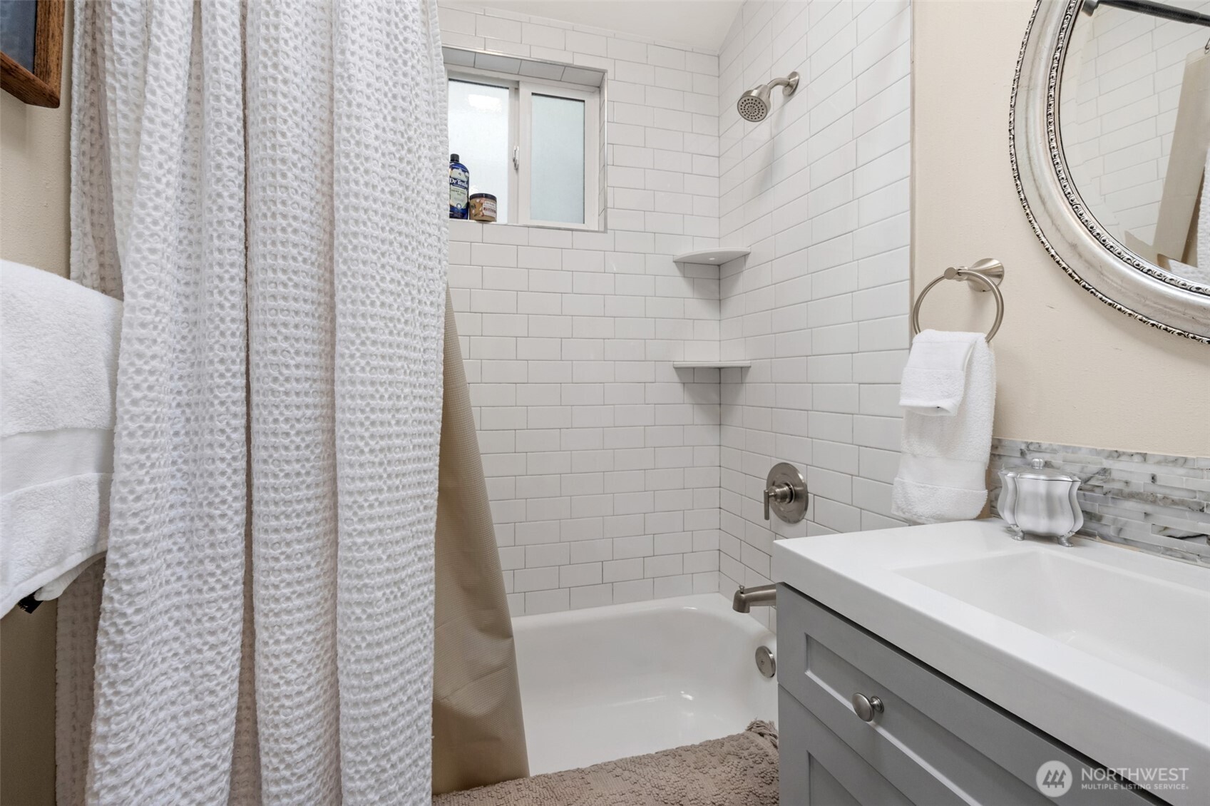 2430 Oakes Avenue Property Photo 8