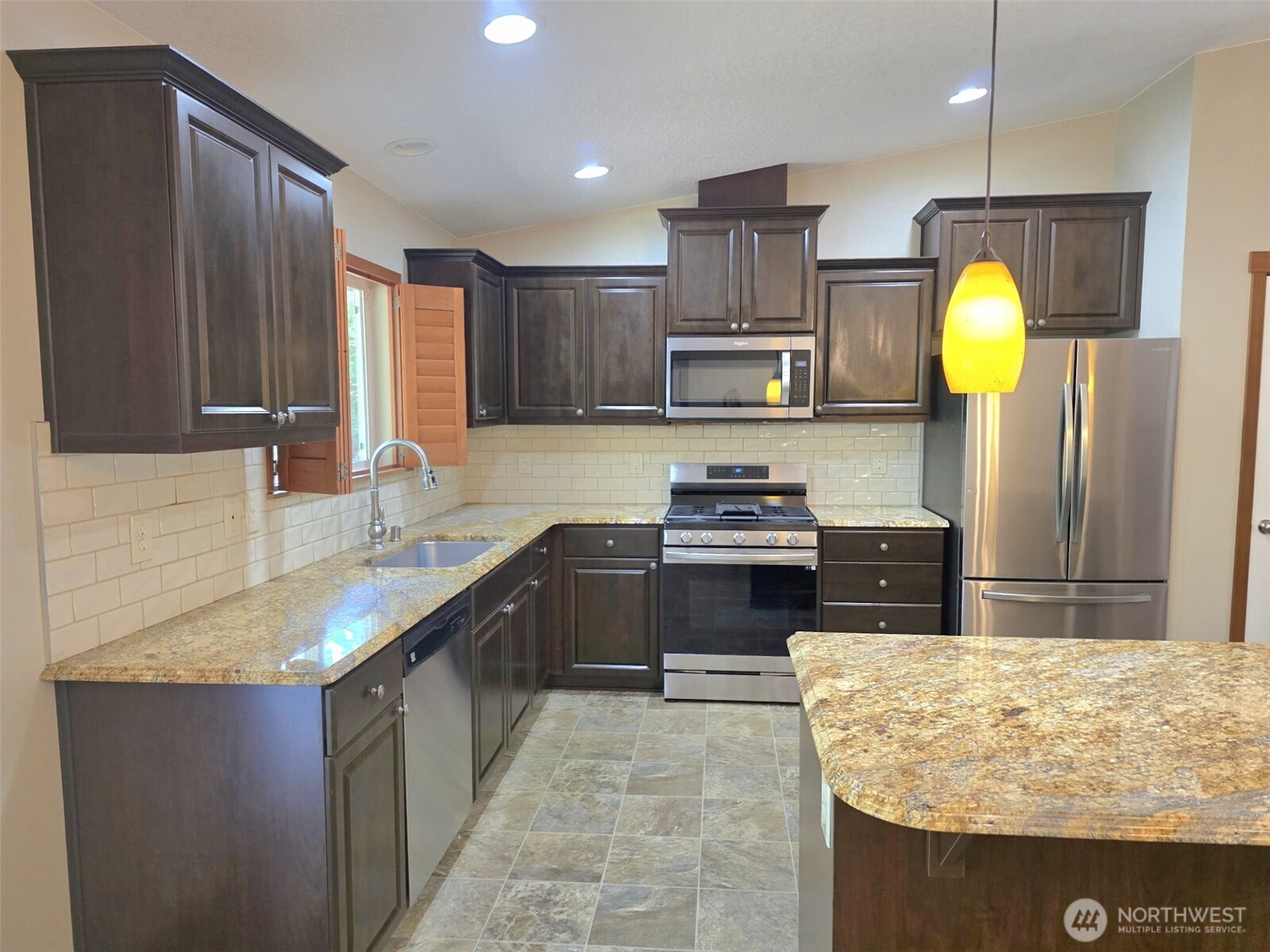 714 Tipsoo Loop Property Photo 6