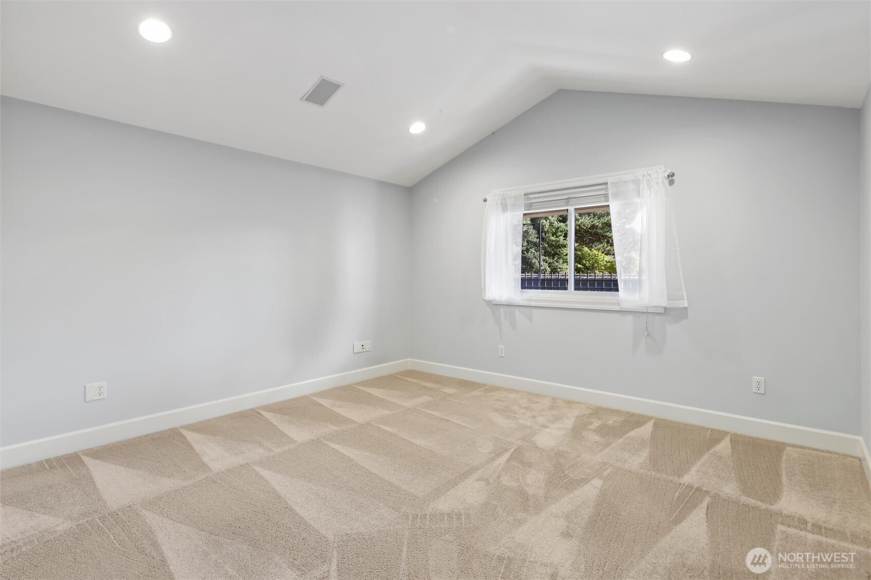 12705 Holmes Point Drive Property Photo 16