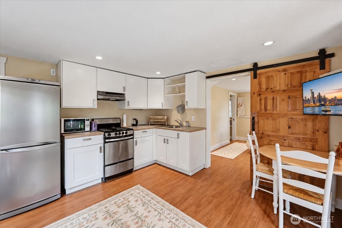 1828 Ne Ravenna Boulevard Property Photo 26