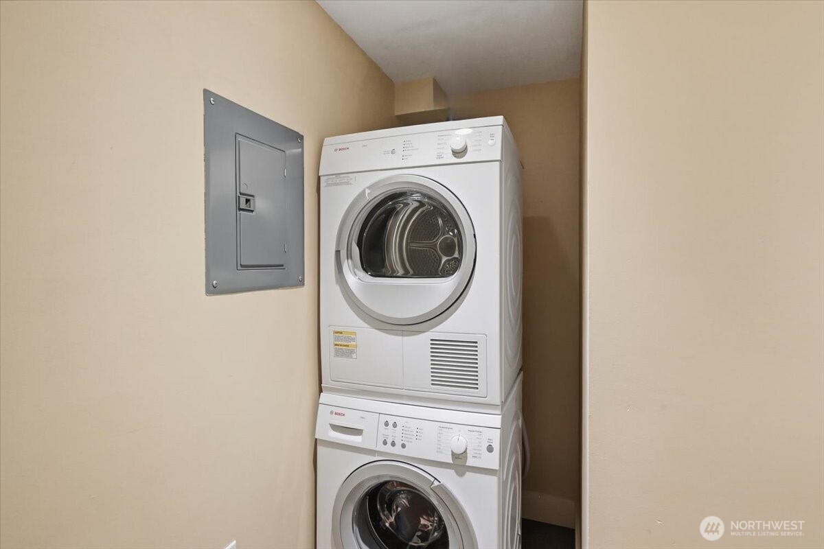 1828 Ne Ravenna Boulevard Property Photo 30