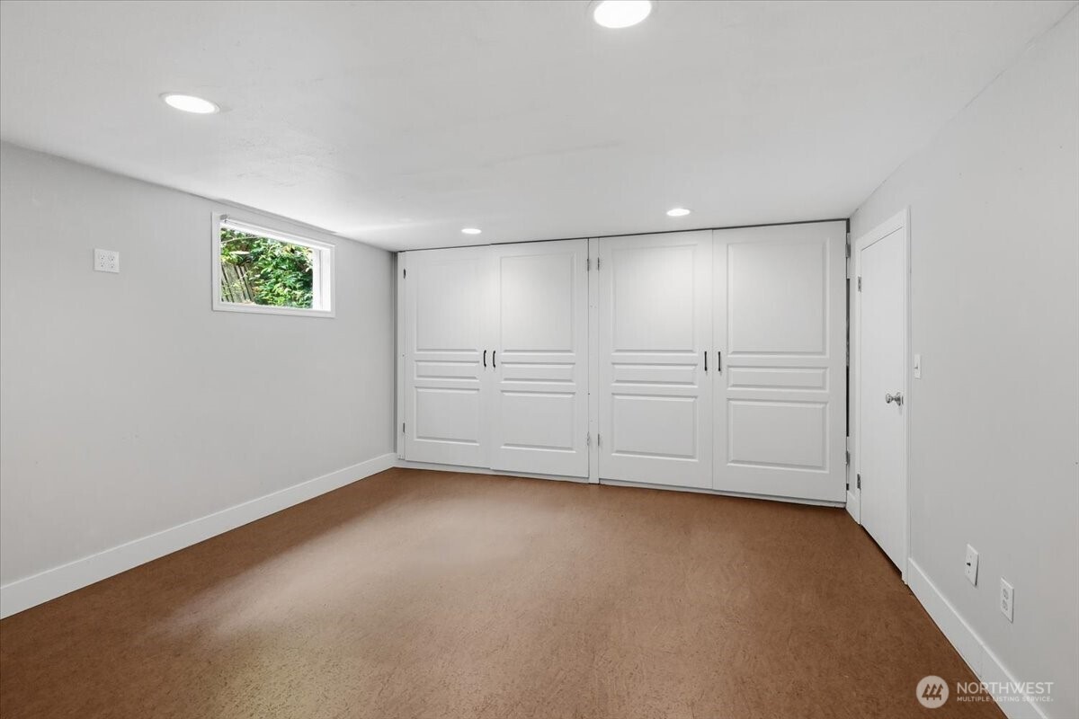 1828 Ne Ravenna Boulevard Property Photo 33