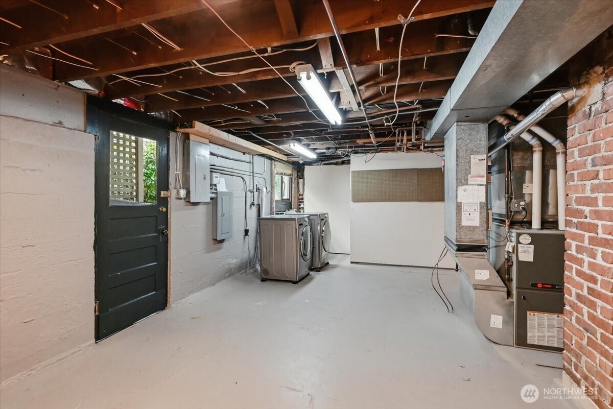 1828 Ne Ravenna Boulevard Property Photo 36