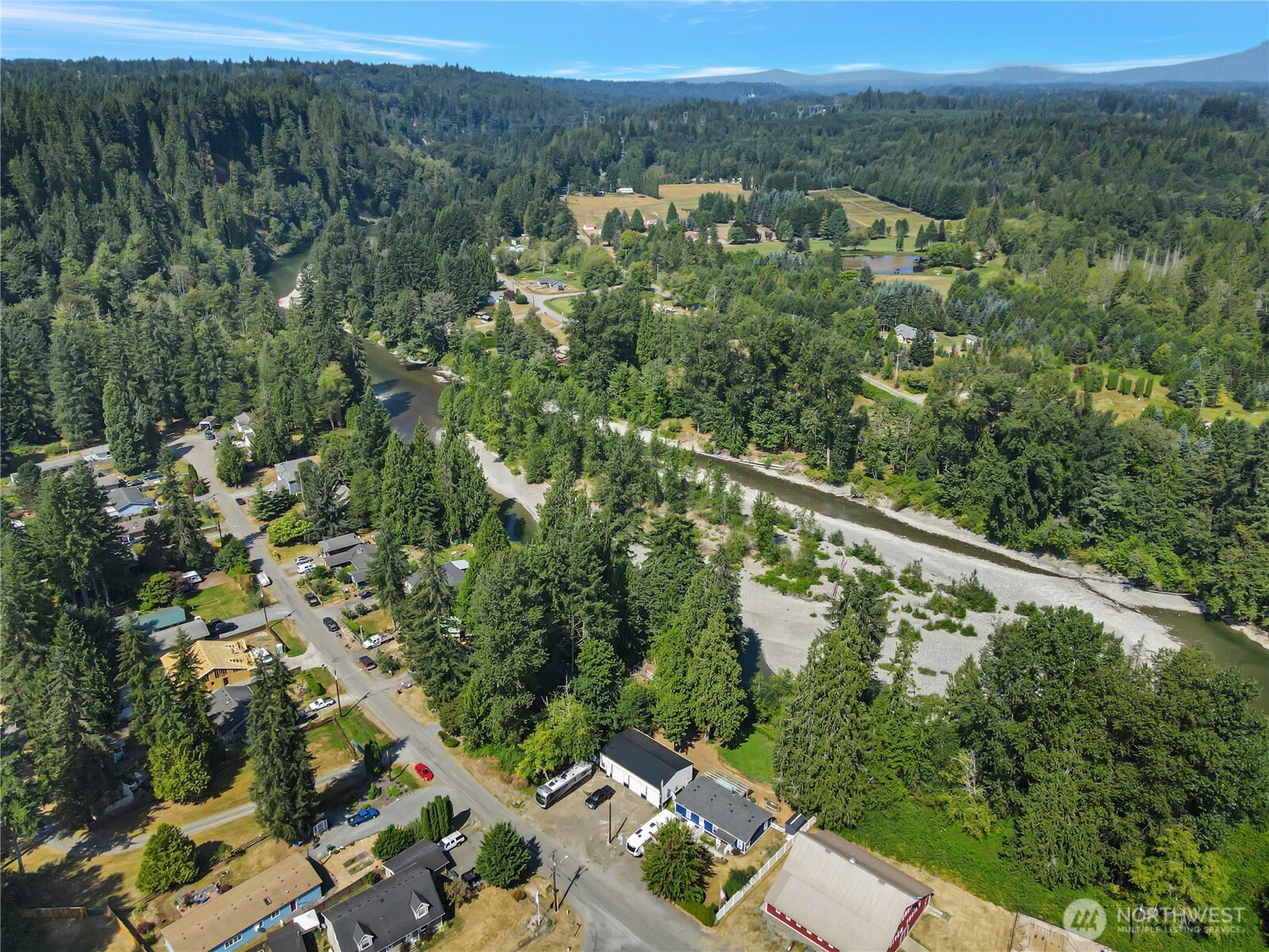 14107 Club Way Property Photo 3