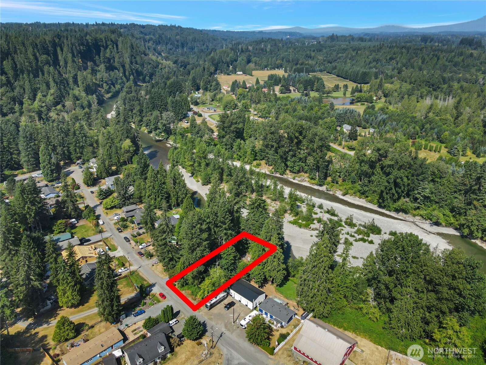 14107 Club Way Property Photo 4