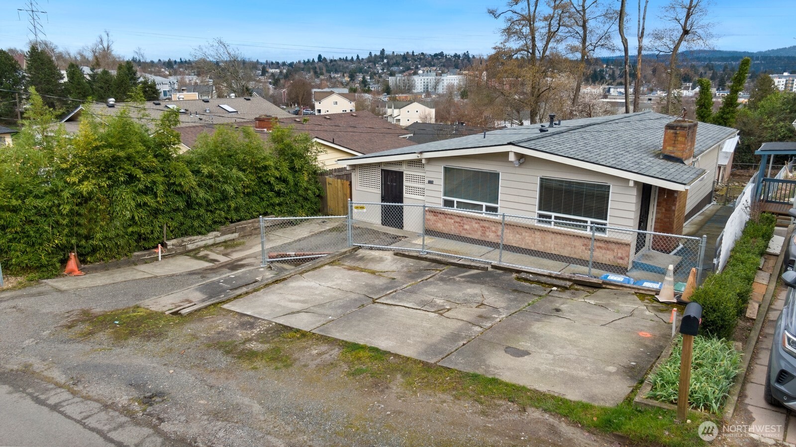 7226 33rd Avenue Property Photo 3