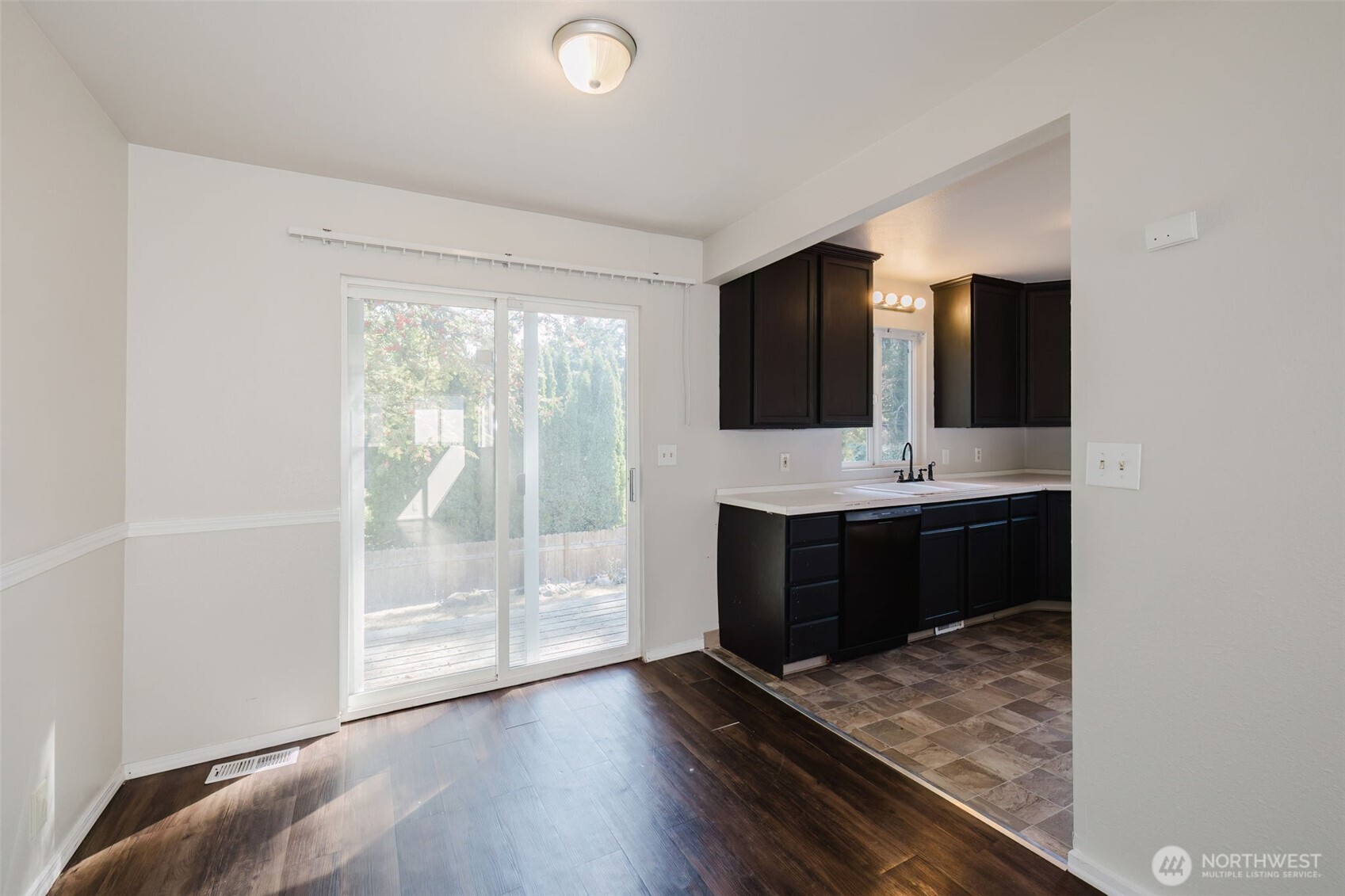 1141 West Avenue Property Photo 8